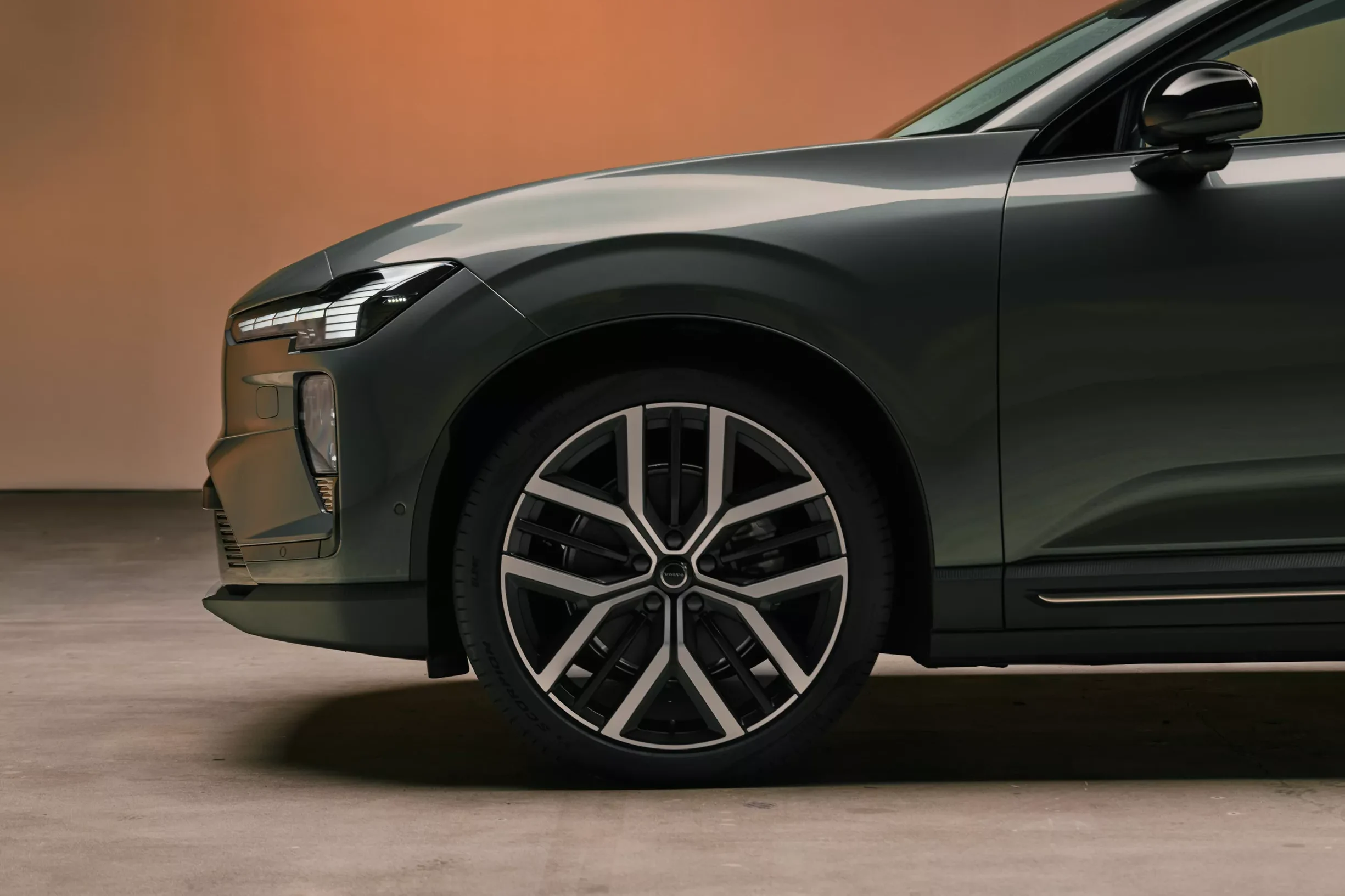 Volvo EX60, electric SUV, Volvo EV, Volvo EX60 price, Volvo electric range, Volvo SUV specs, electric vehicle 2024 6