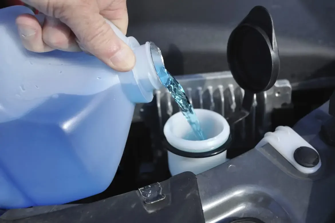 windshield washer fluid, tap water car care, car windshield cleaning, winter car maintenance, automotive washer system, car washer pump damage, vehicle fluid tips 4