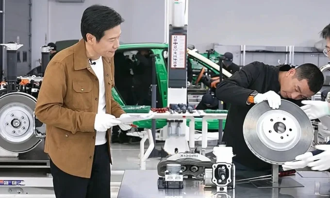 Xiaomi YU7, Xiaomi Auto, electric SUV, vehicle teardown livestream, Lei Jun, EV quality, electric vehicle safety, automotive engineering 2
