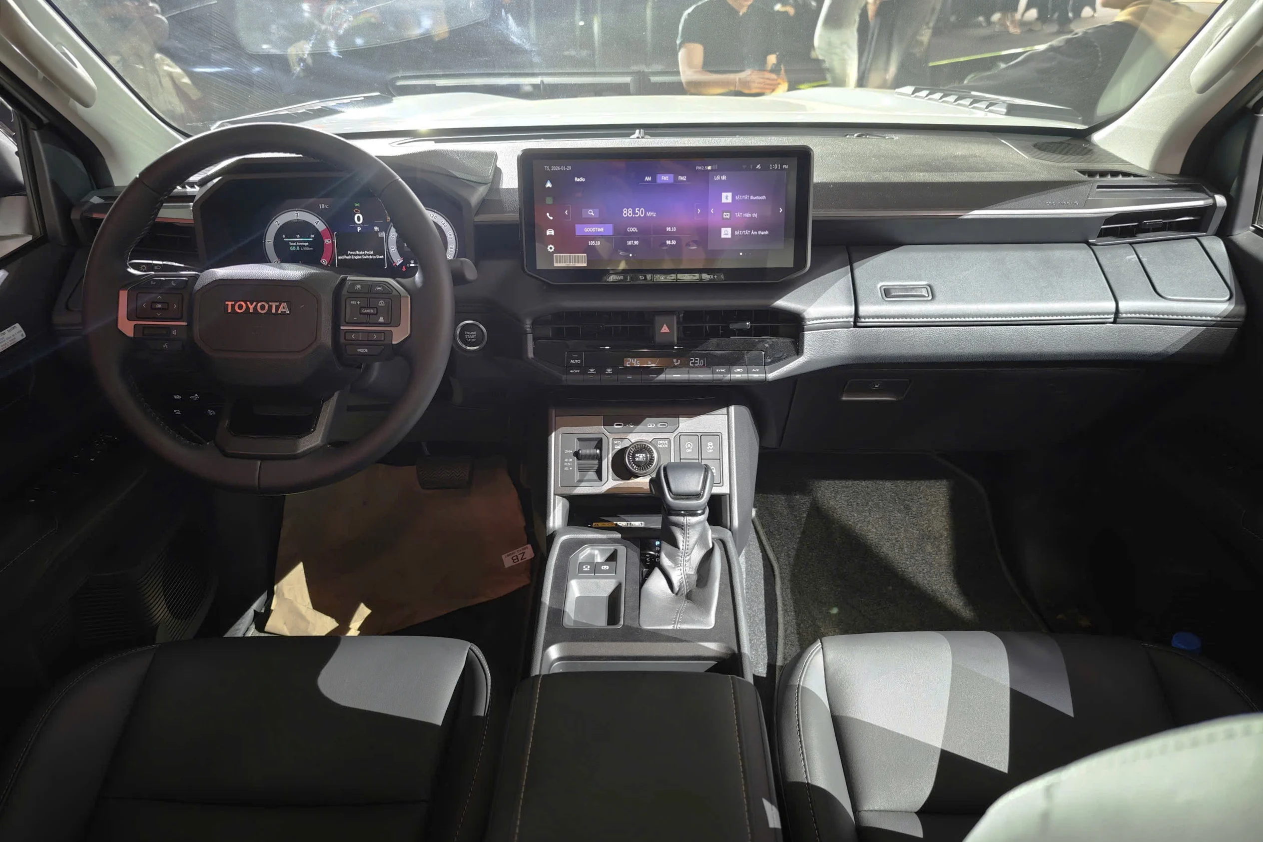 Toyota Hilux 2026, Trailhunter, 4x4 pickup, VND 903 million, off-road truck, Toyota Vietnam, pickup specs, automotive price comparison 10