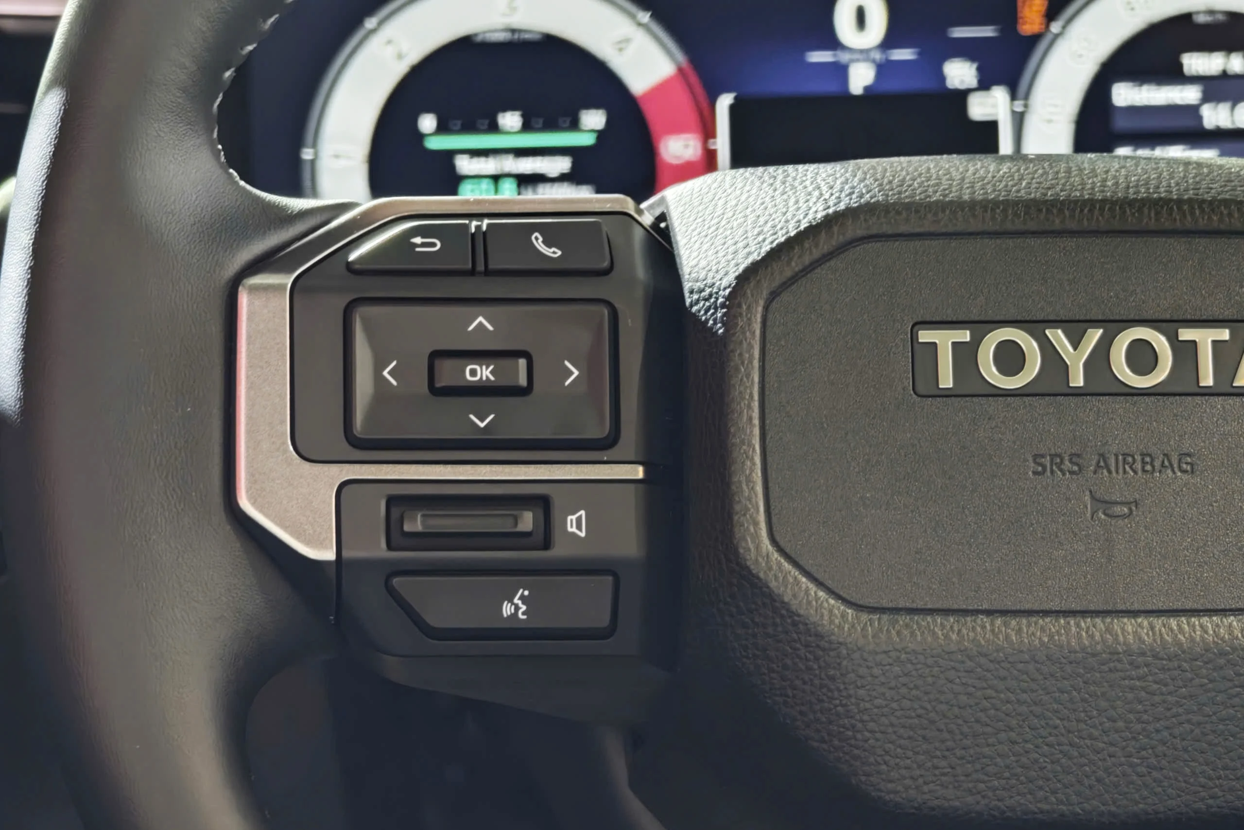 Toyota Hilux 2026, Trailhunter, 4x4 pickup, VND 903 million, off-road truck, Toyota Vietnam, pickup specs, automotive price comparison 15