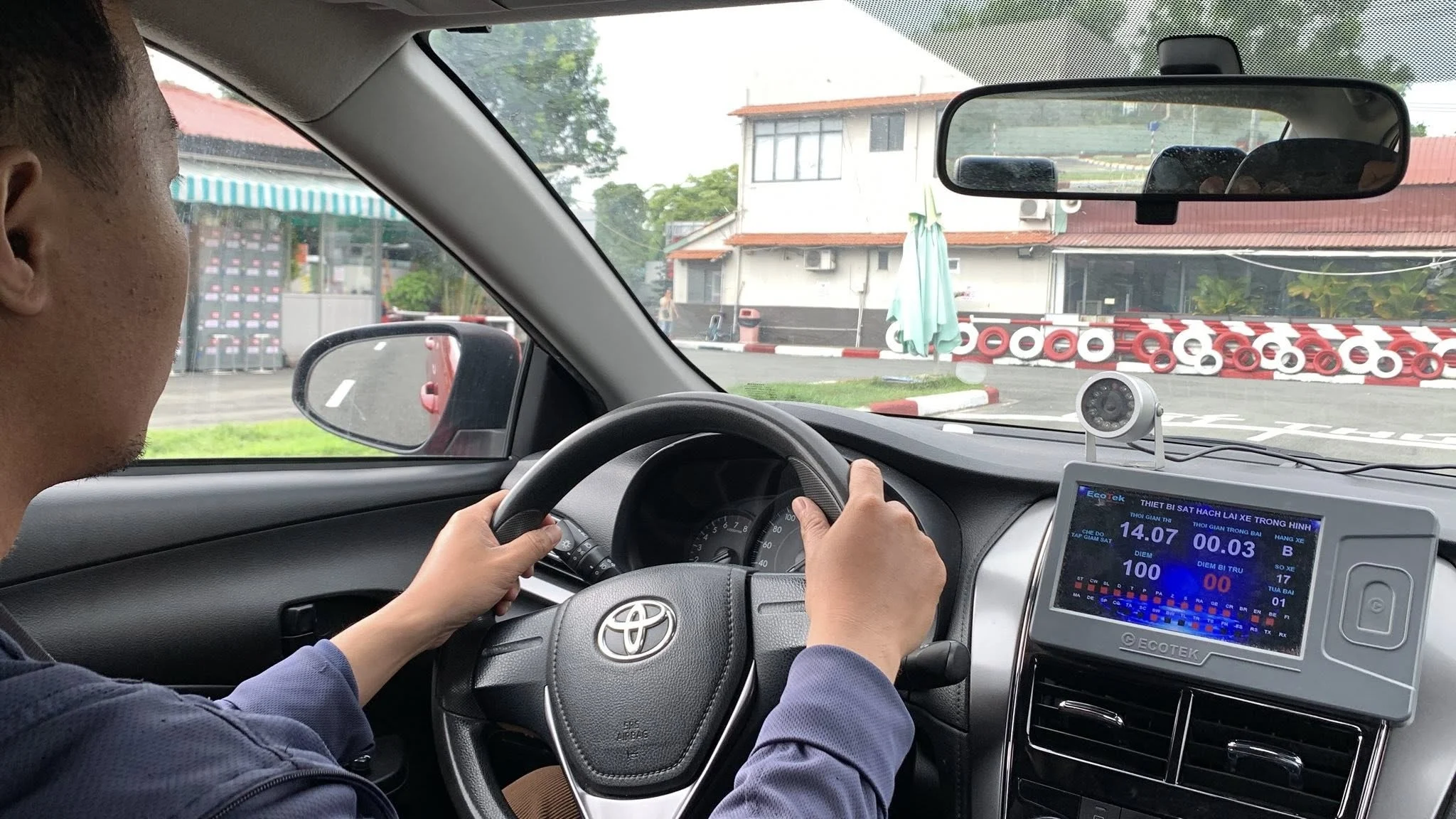 driving license, automatic transmission, manual transmission, Vietnam, car license, driving school, license B, auto vs manual 2