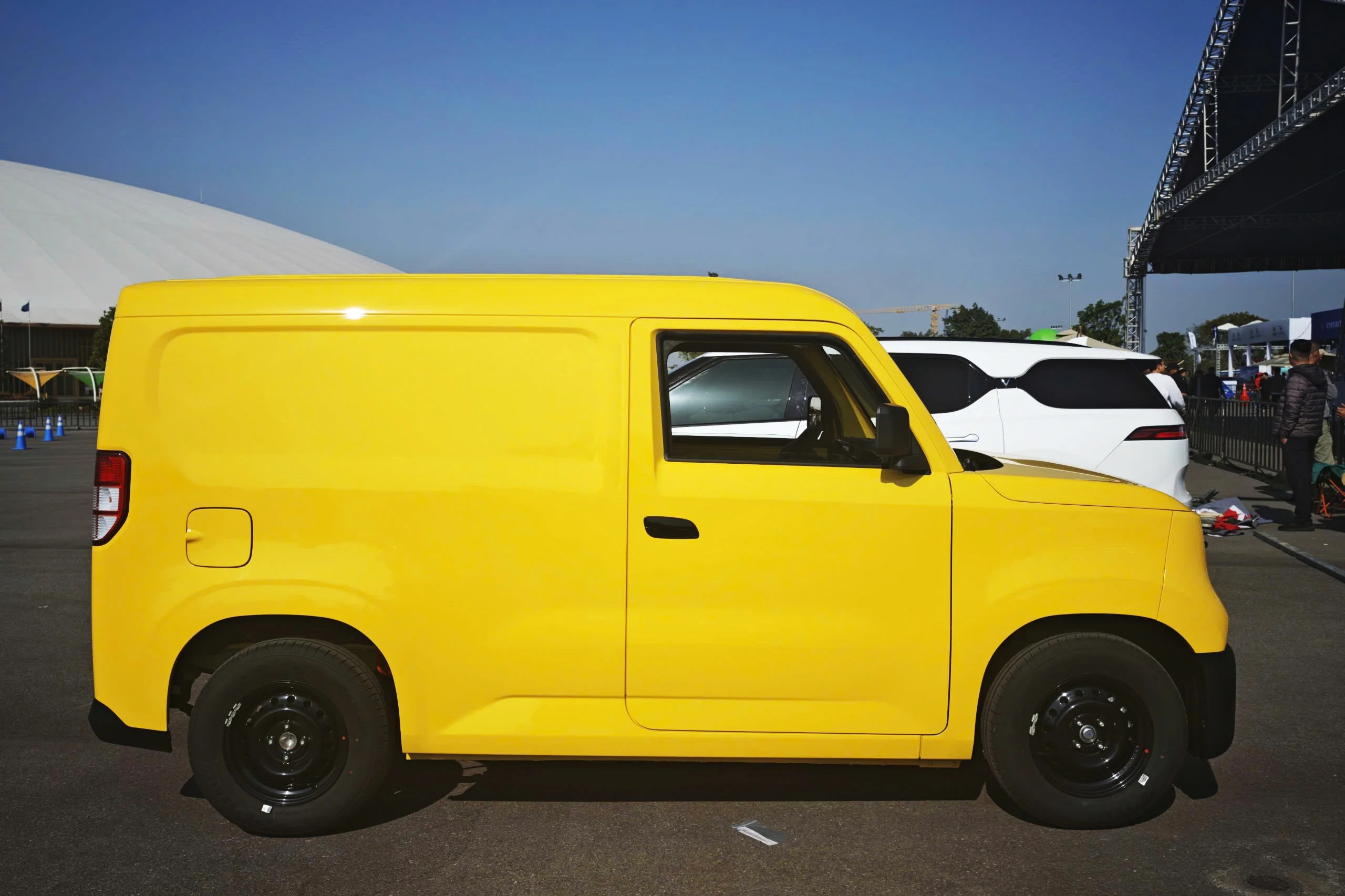 2026 car sales, Vietnam automotive market, electric mini car, hybrid SUV, affordable electric van, VinFast Minio Green, Suzuki Fronx, Destinator SUV 5