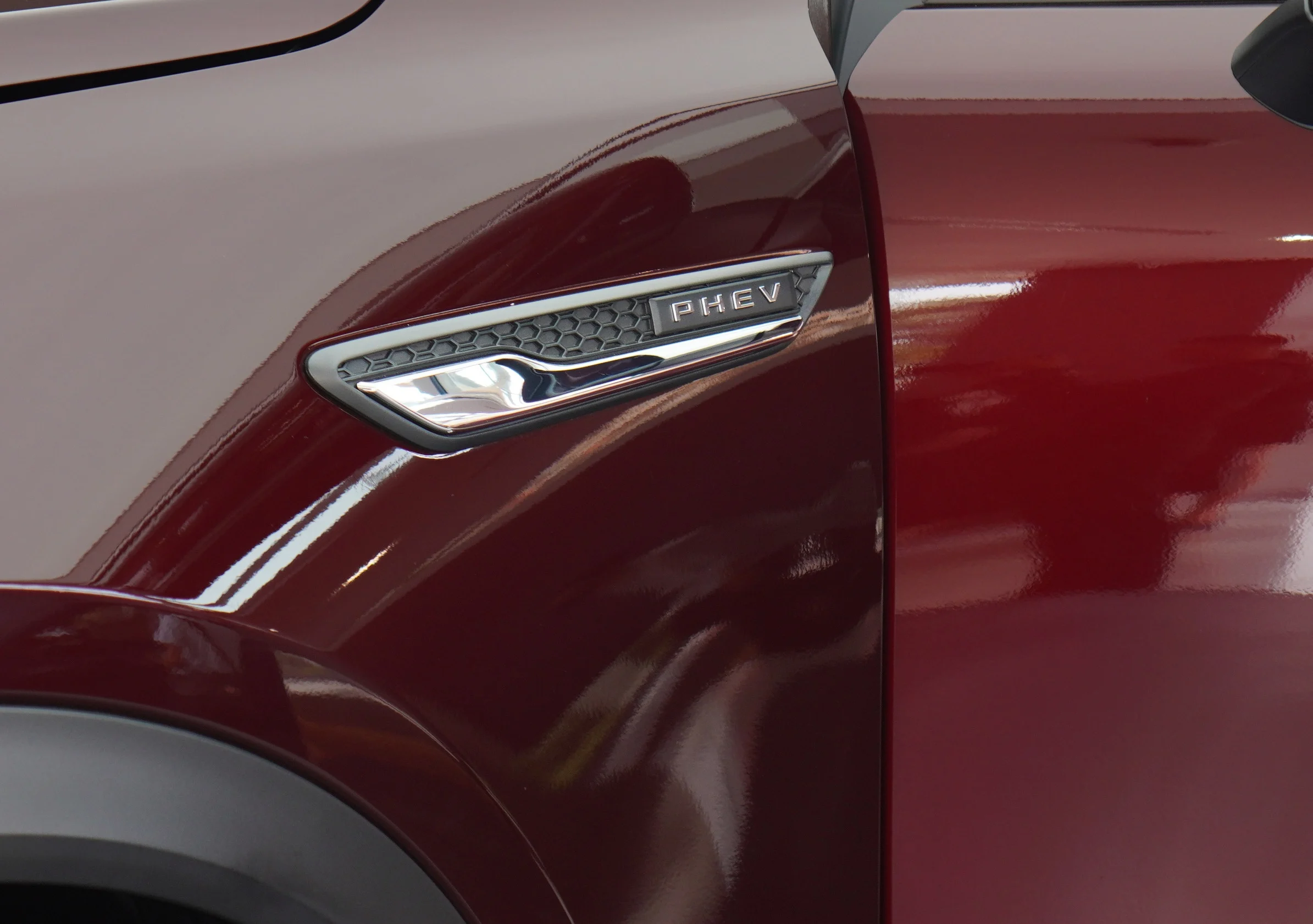 Mazda CX-90, full-size SUV, PHEV, Vietnam car pricing, Mazda Vietnam, plug-in hybrid SUV, automotive news 2