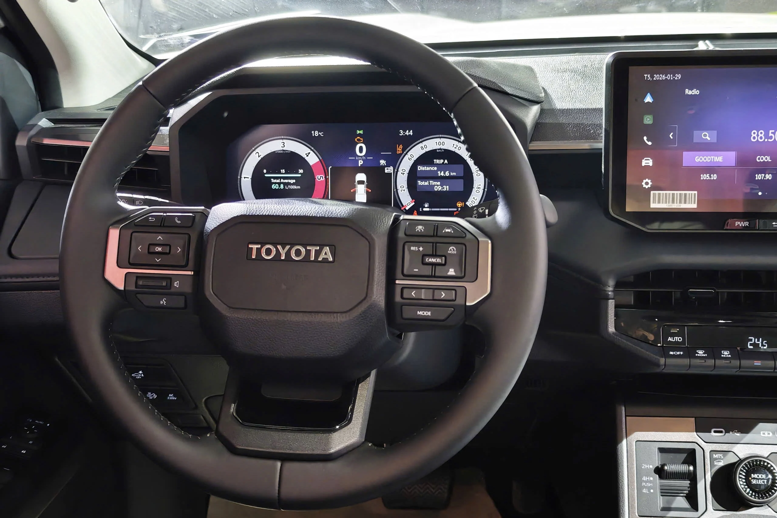 Toyota Hilux 2026, Trailhunter, 4x4 pickup, VND 903 million, off-road truck, Toyota Vietnam, pickup specs, automotive price comparison 11