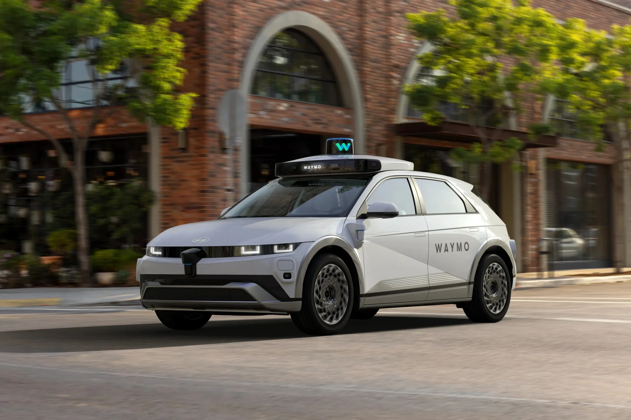 Hyundai, 2026 auto challenges, trade tensions, AI investment, autonomous vehicles, robotics, automotive industry 5