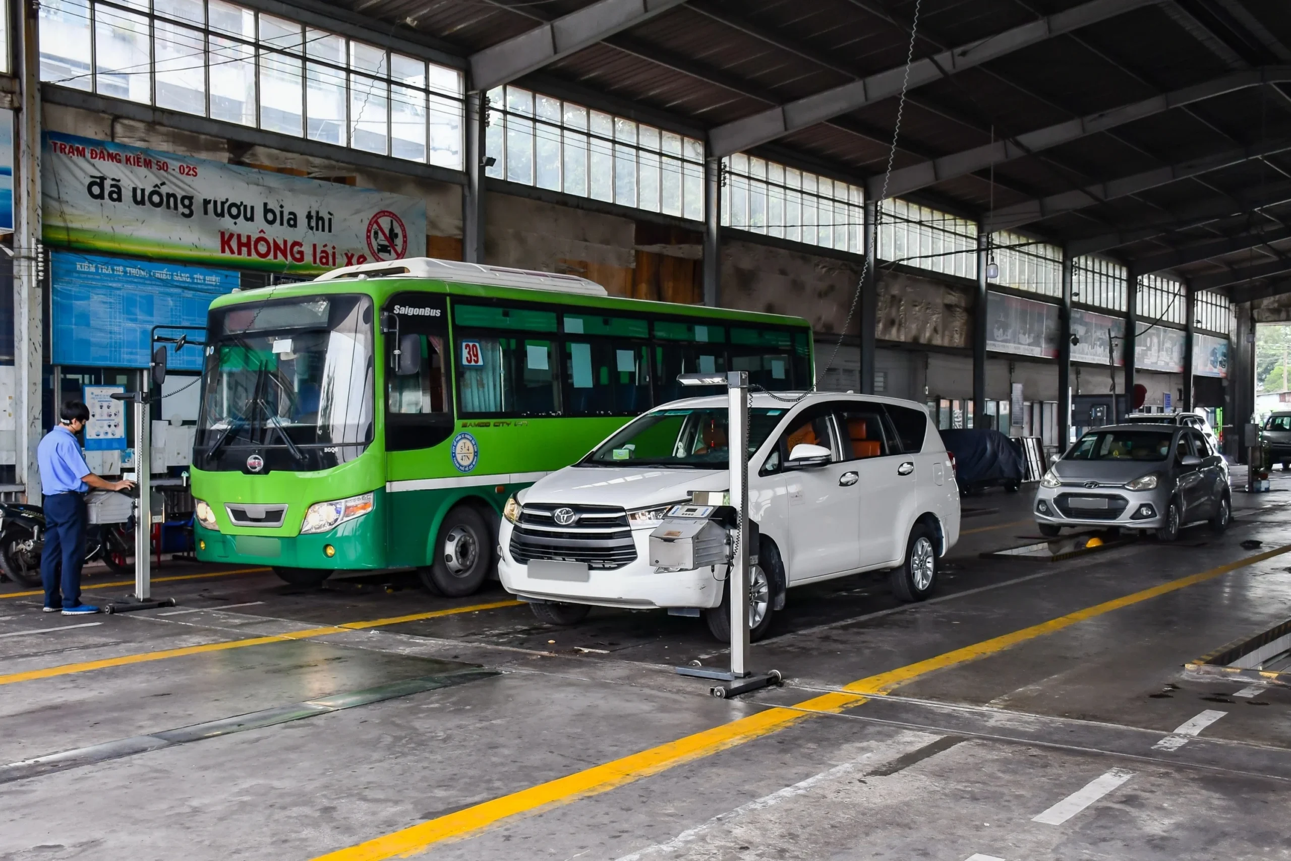 vehicle inspection Vietnam, emission standards, electronic inspection certificate, car registration 2024, Euro emission standards, Vietnamese motor vehicle regulations 3