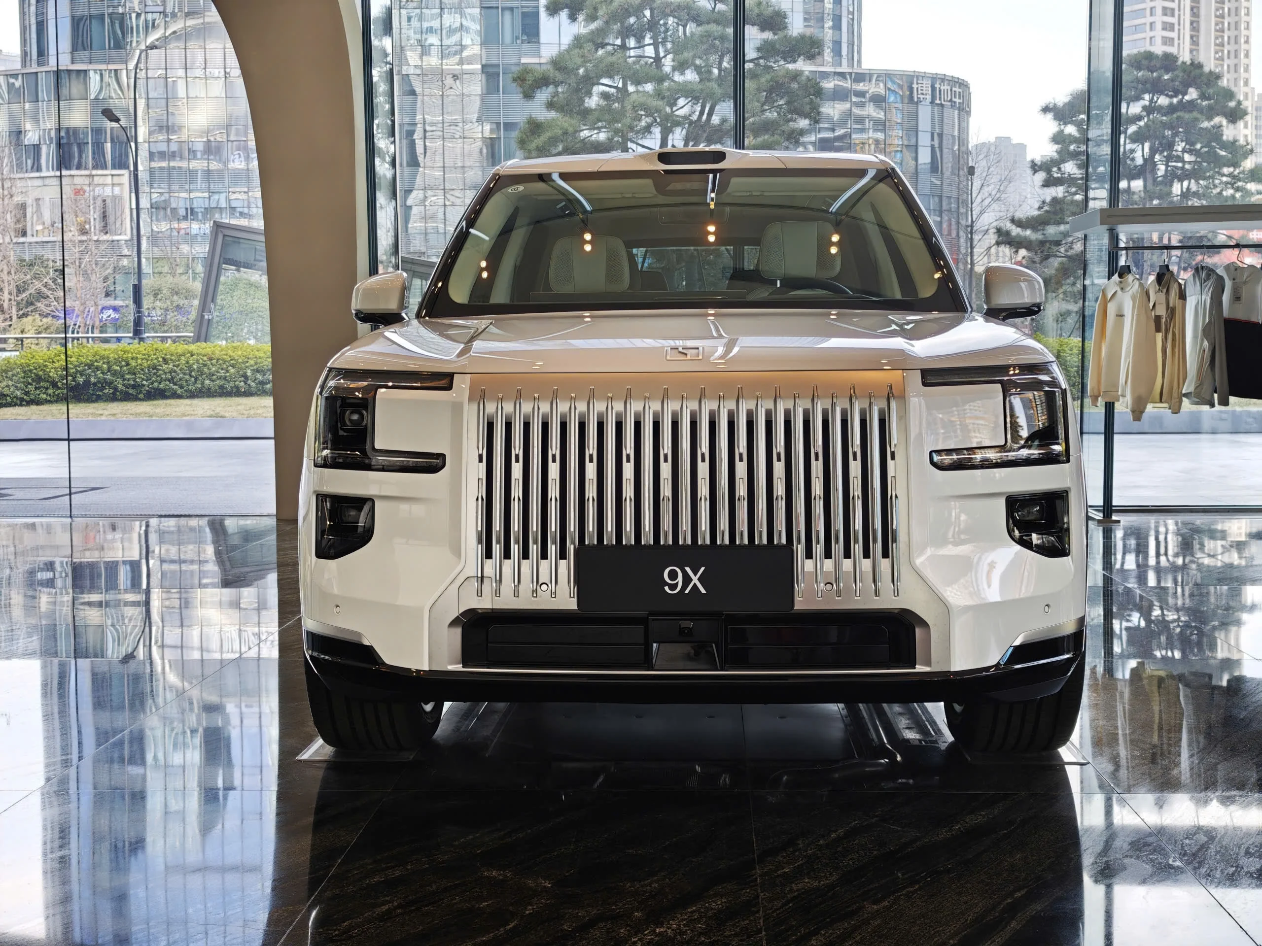 Zeekr 9X, Rolls-Royce Cullinan, luxury SUV, Malaysia car launch, PHEV, high-performance hybrid, premium audio, Vietnam car market 2