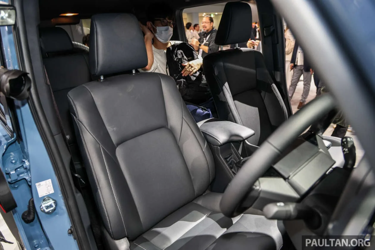 Toyota Land Cruiser FJ, 2.7L engine, compact SUV, off-road SUV, Toyota Thailand, part-time 4WD, high ground clearance, Fortuner rival 13