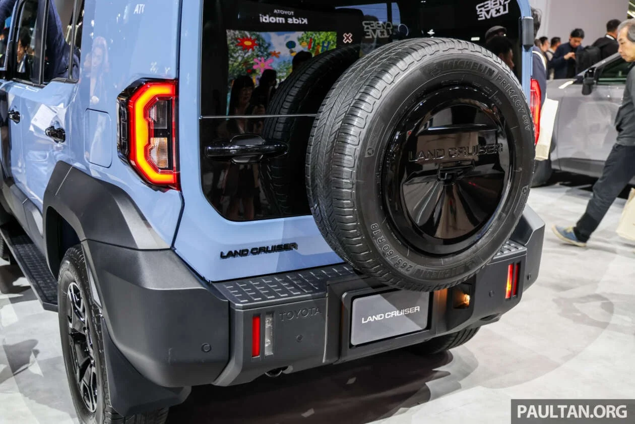 Toyota Land Cruiser FJ, 2.7L engine, compact SUV, off-road SUV, Toyota Thailand, part-time 4WD, high ground clearance, Fortuner rival 9