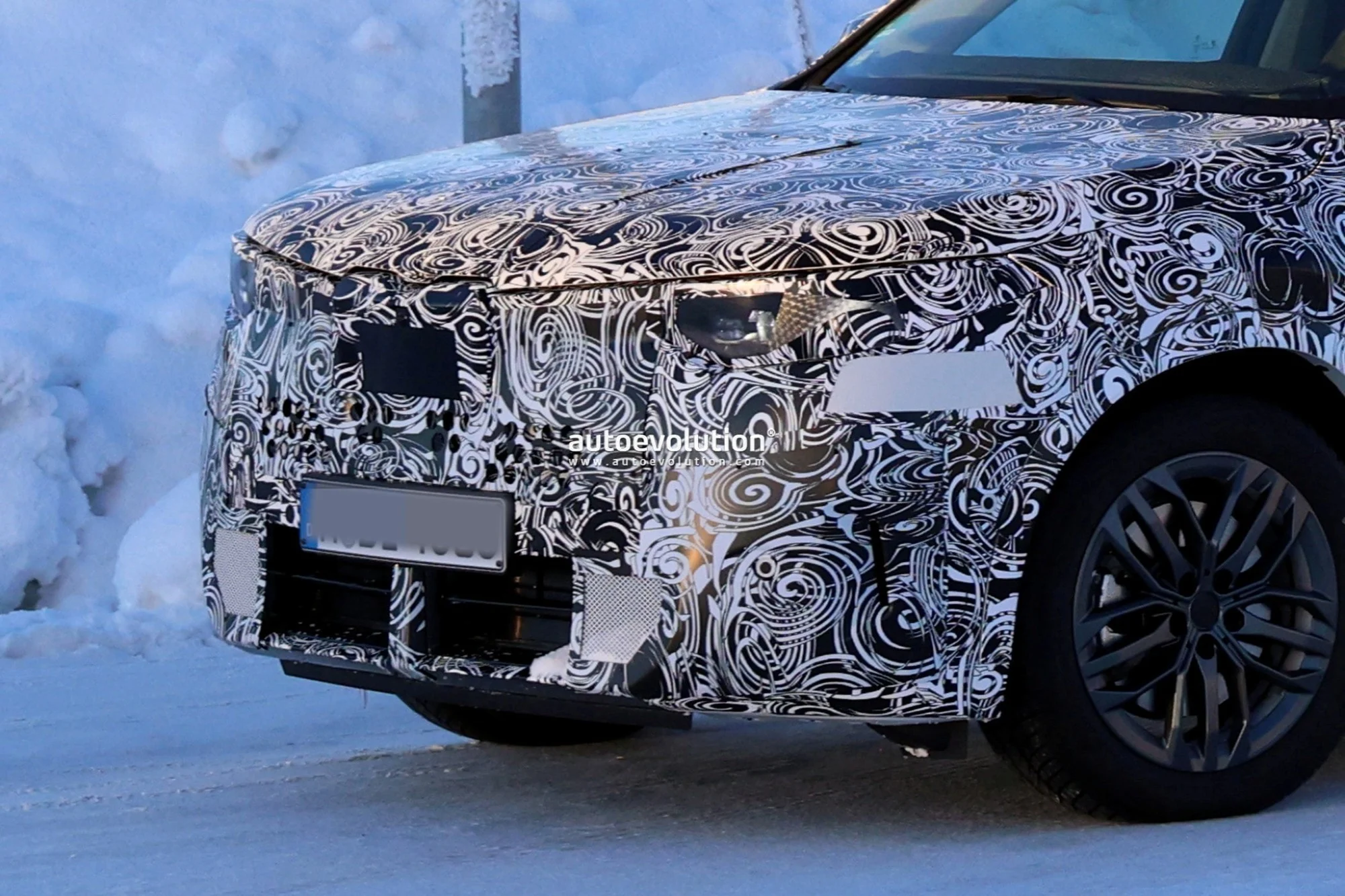 BMW X1 2028, BMW X1 redesign, BMW X1 test drive, luxury compact SUV, active aerodynamics, iDrive X, panoramic vision display, Euro 7 SUV 4