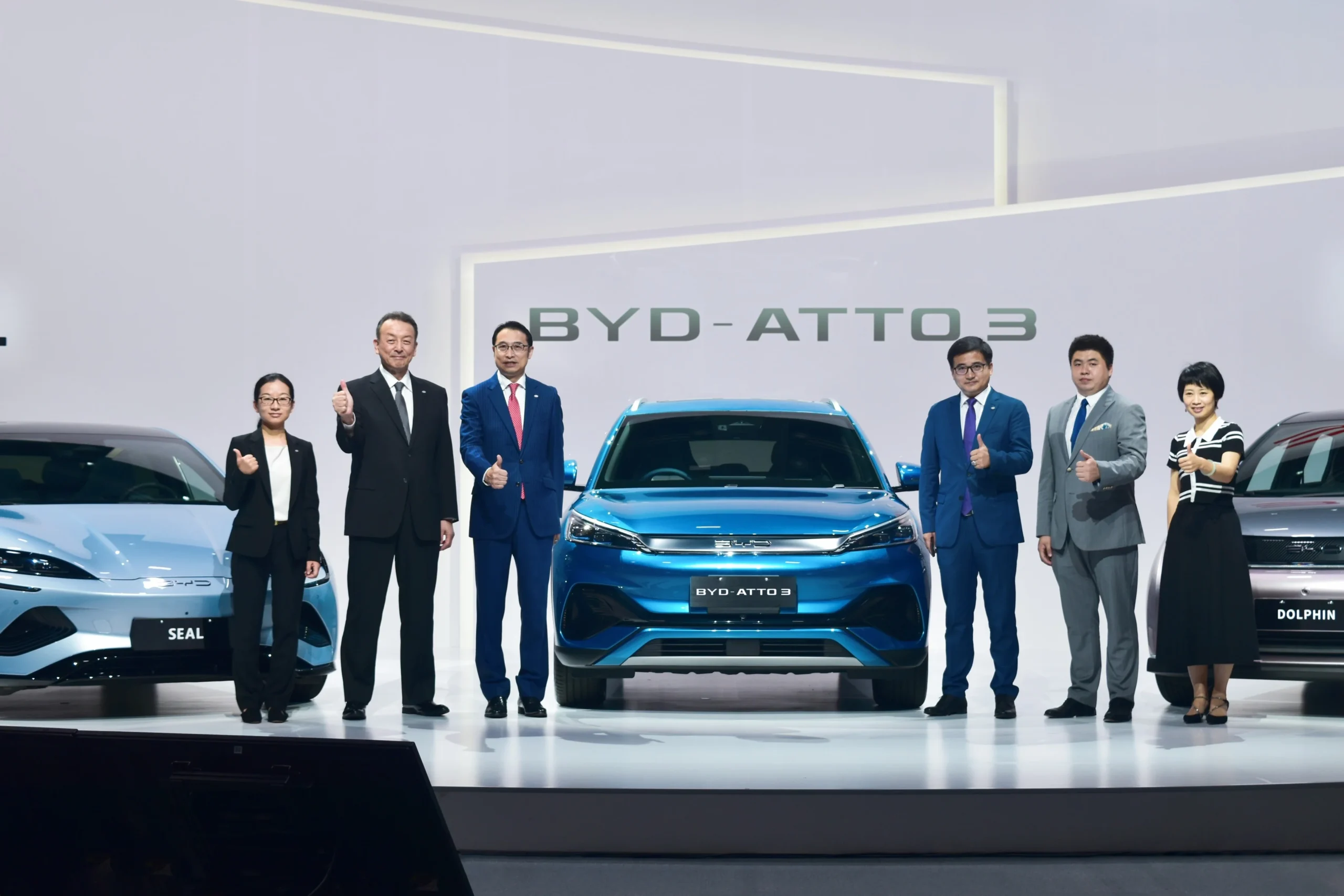 BYD stock, Chinese EV market, electric vehicle sales decline, EV stock sell-off, electric vehicle industry China, BYD earnings, global EV demand 3