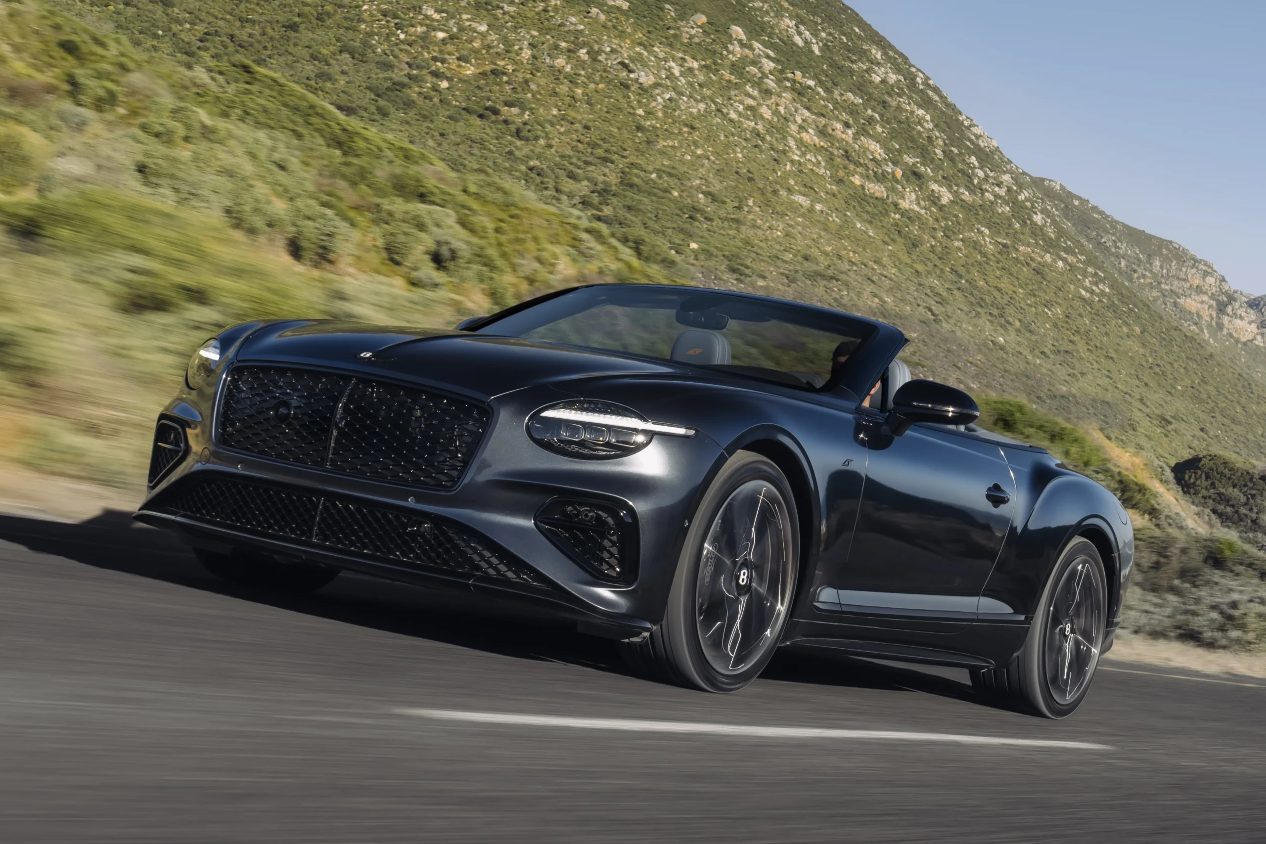 Bentley Continental GT S, Bentley hybrid, 680 horsepower, luxury grand tourer, high performance hybrid, sports luxury car, Bentley GT S specs 6