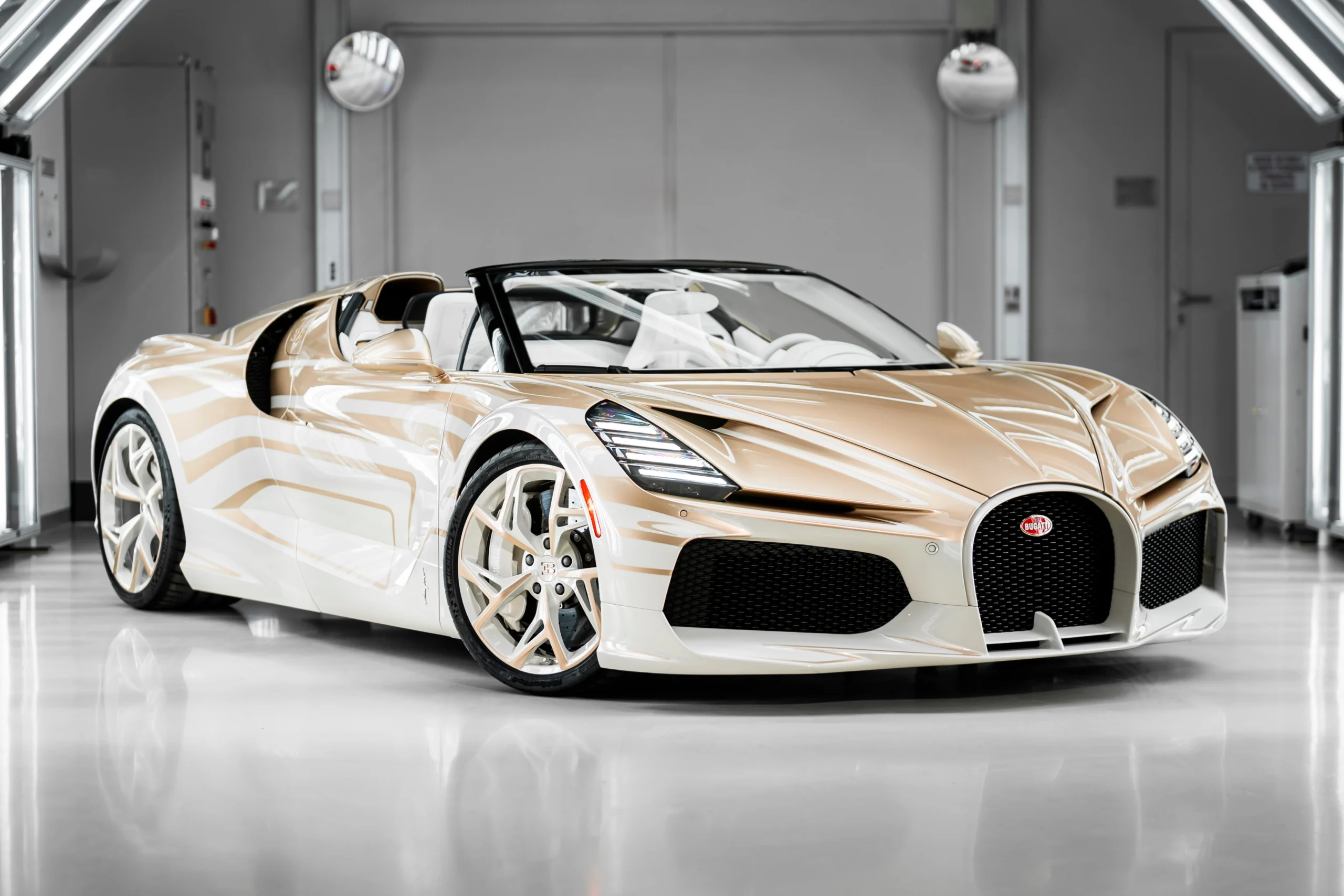 Bugatti W16 Mistral, La Perle Rare, exclusive paint, limited edition supercar, Canadian collector, hypercar, luxury automotive, Vagues de Lumière 2