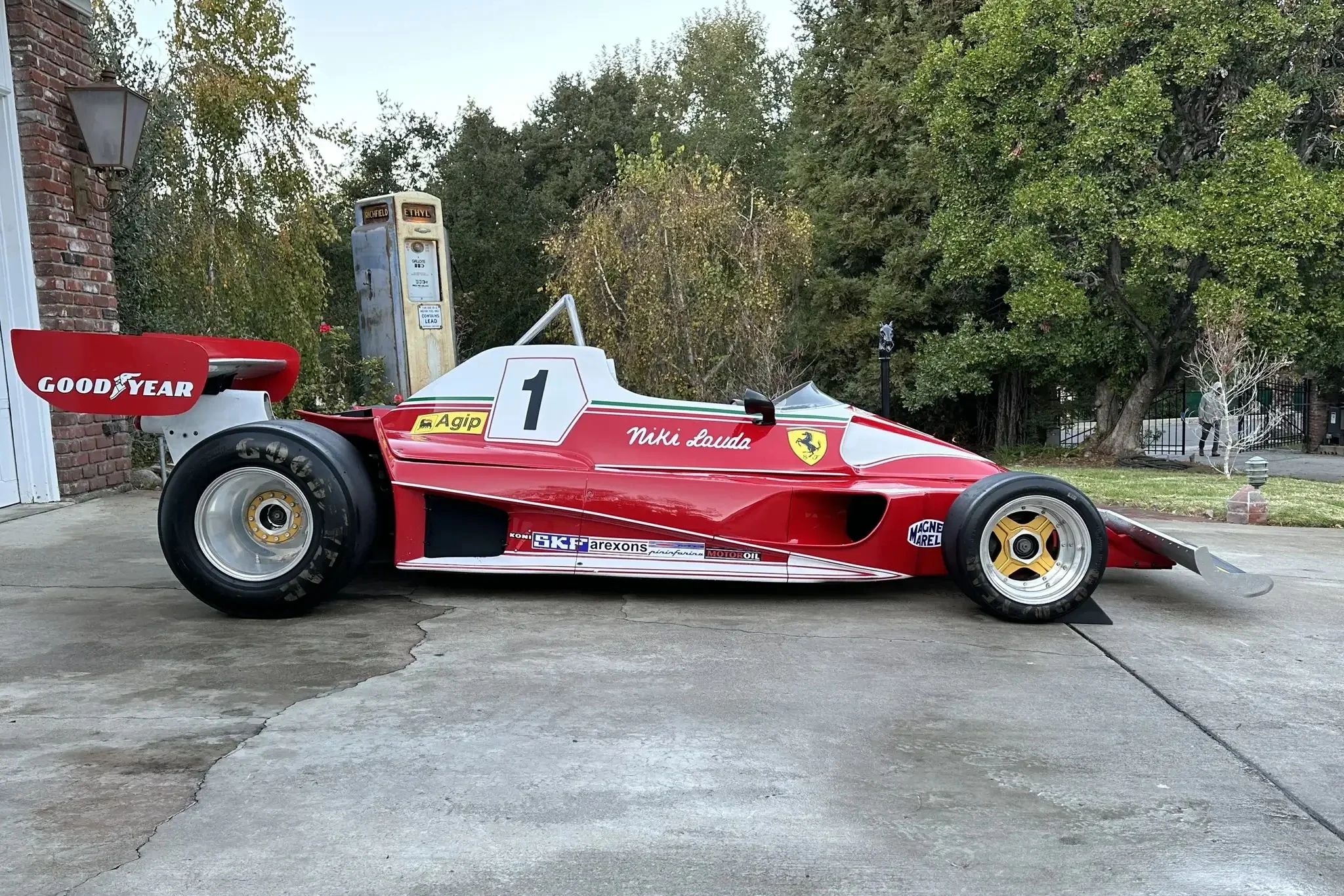 Ferrari movies, Ferrari film appearances, classic Ferrari cars, Hollywood car chases, Ferrari replica, movie car auctions, Ferrari in cinema 19