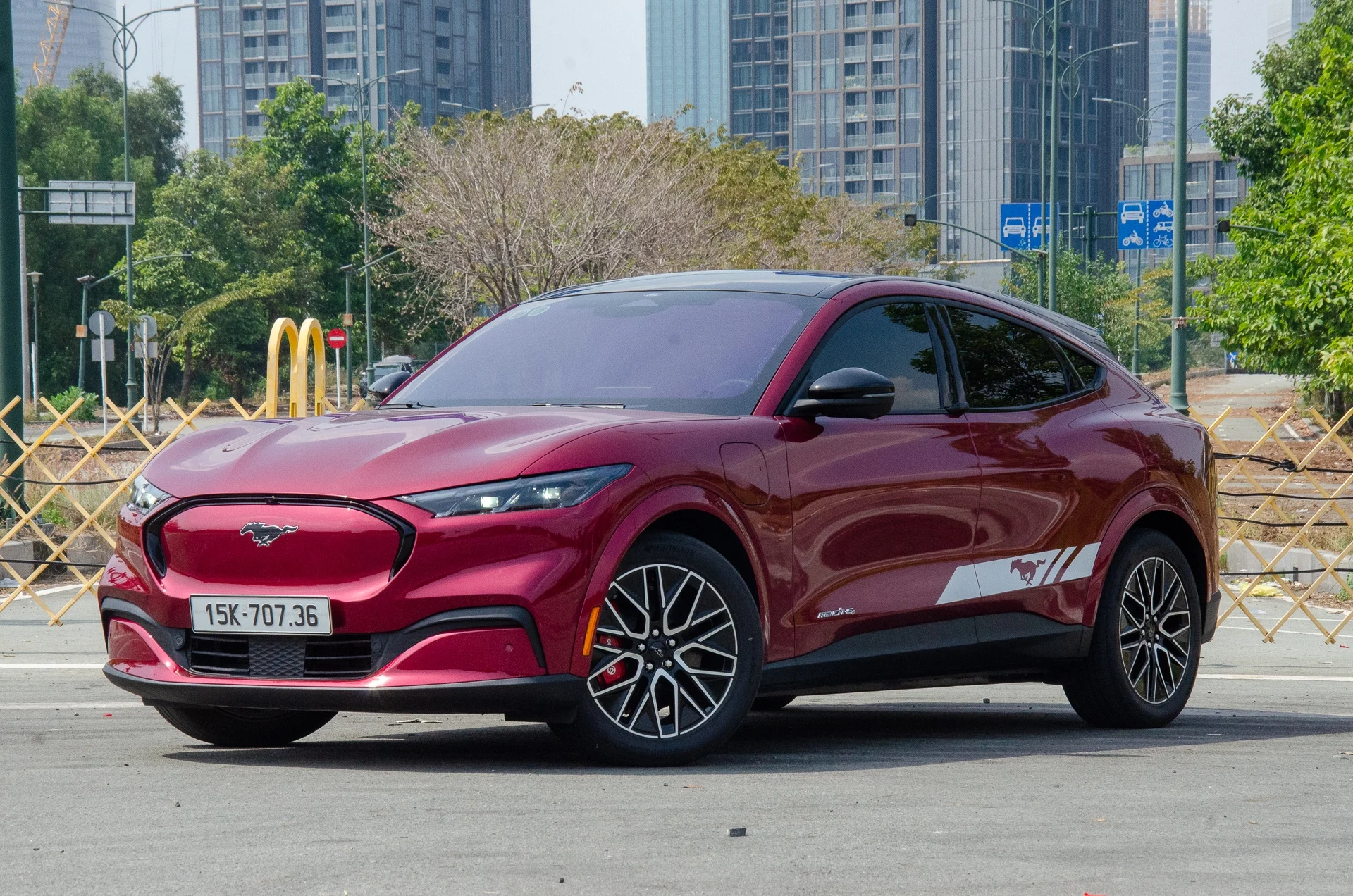 Vietnam car market, slow-selling cars Vietnam, 2025 automotive sales, Kia Morning sales, Suzuki Fronx, Ford Mustang Mach-E, car sales slump, Vietnamese auto industry 5