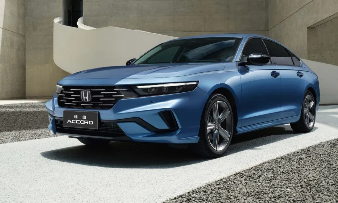Honda Accord, China car market, hybrid sedan discount, automotive price cut, GAC Honda, electric vehicles, car sales decline 2