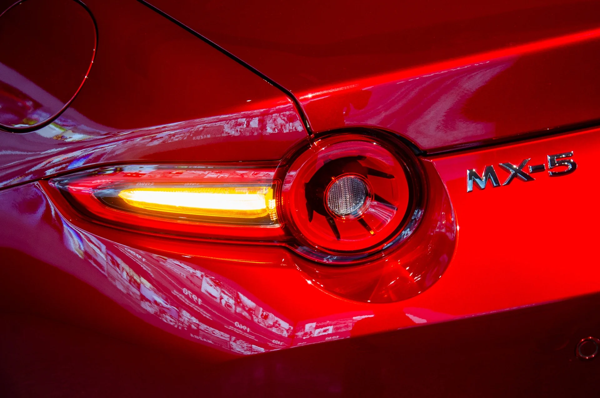 Mazda MX-5 Miata Vietnam, Mazda MX-5 price, convertible sports car Vietnam, Mazda MX-5 Miata 2024, Vietnam car market, sports roadster price, Mazda dealership Vietnam 3