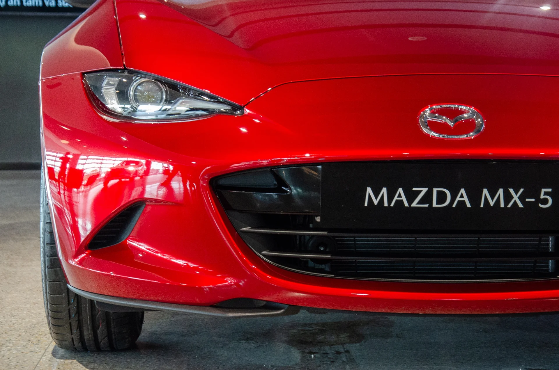 Mazda MX-5 Miata Vietnam, Mazda MX-5 price, convertible sports car Vietnam, Mazda MX-5 Miata 2024, Vietnam car market, sports roadster price, Mazda dealership Vietnam 2