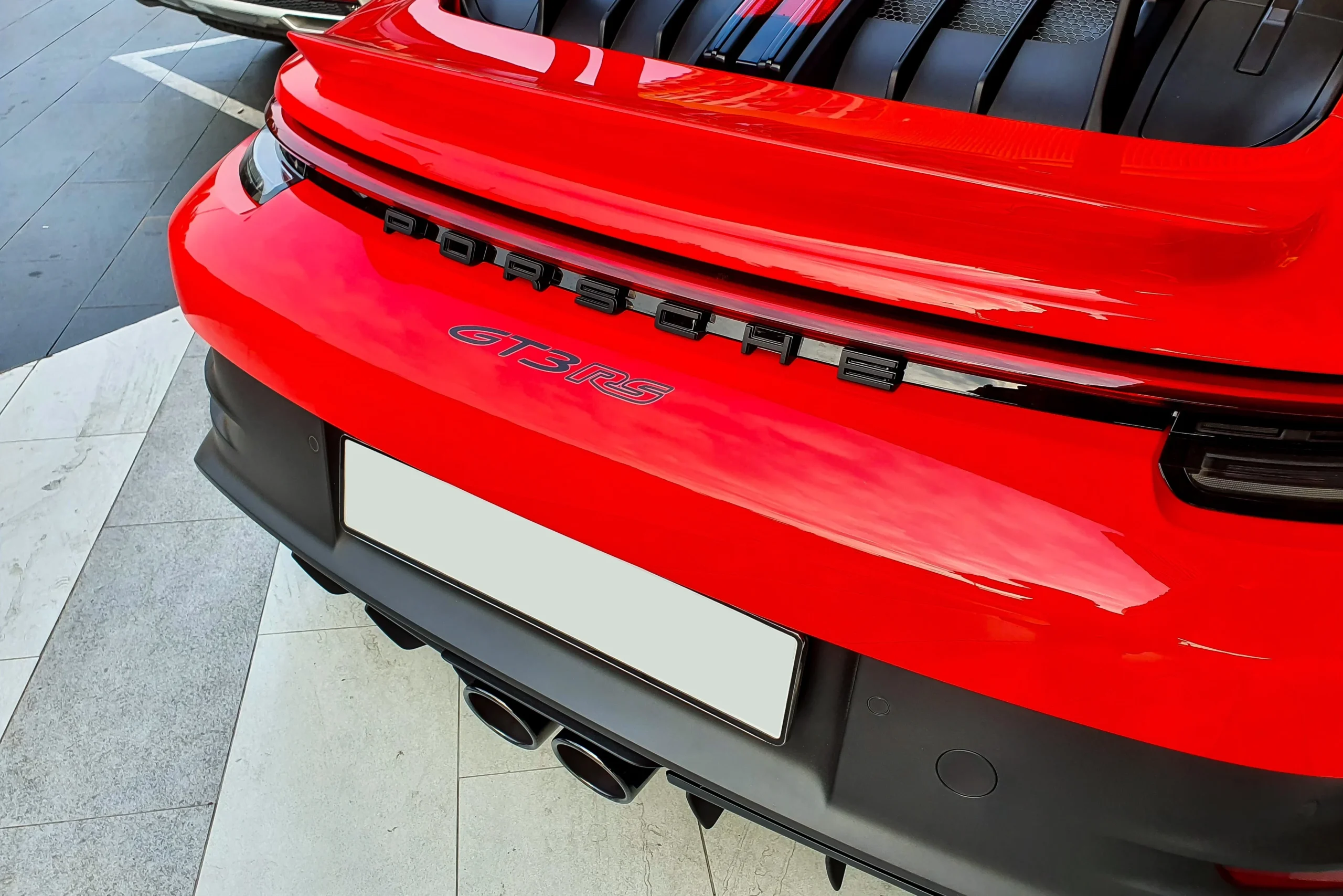 Porsche 911 GT3 RS, Porsche price Vietnam, luxury sports car, 2022 Porsche GT3 RS, high-performance coupe, Vietnam supercars, Porsche specifications, GT3 RS price 16