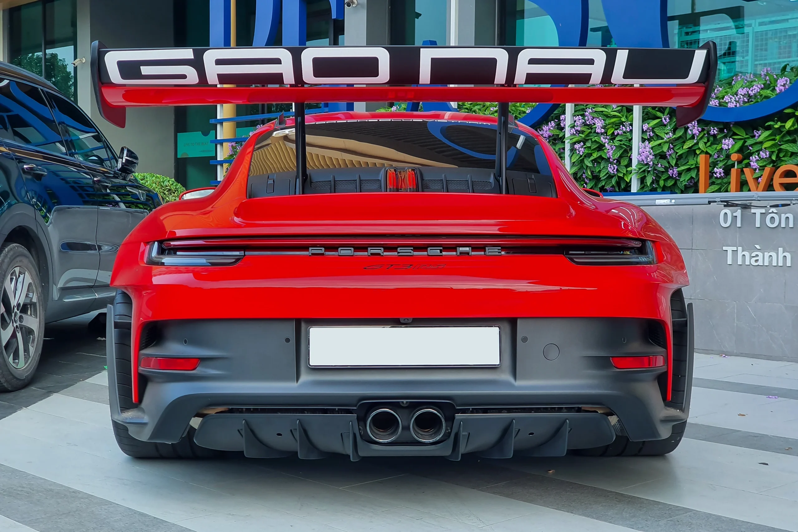 Porsche 911 GT3 RS, Vietnam supercar, Guards Red Porsche, luxury sports car price, 2024 Porsche GT3 RS, high‑performance car Vietnam, Porsche GT3 RS specs 3