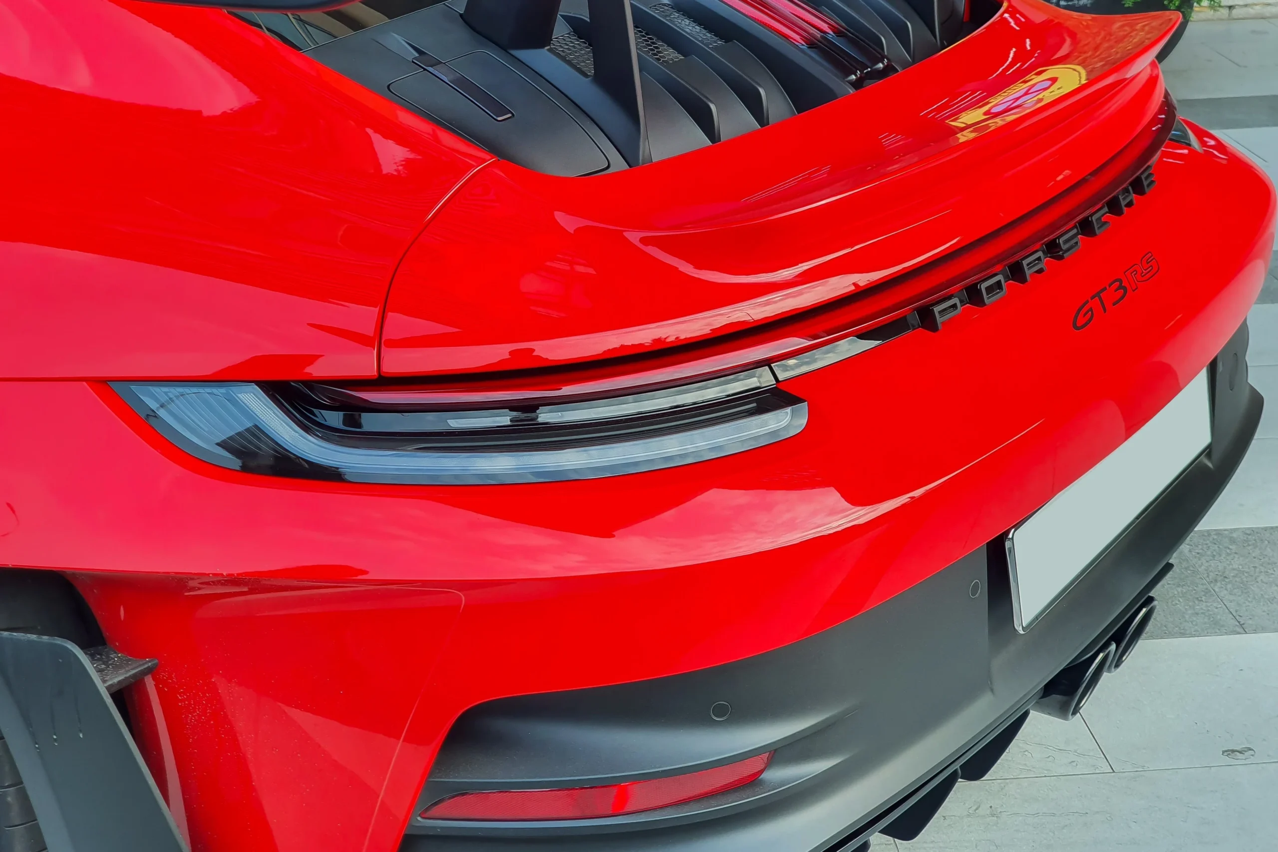 Porsche 911 GT3 RS, Vietnam supercar, GT3 RS price, Porsche Vietnam, luxury sports car, Guards Red Porsche, 2022 Porsche GT3 RS 15