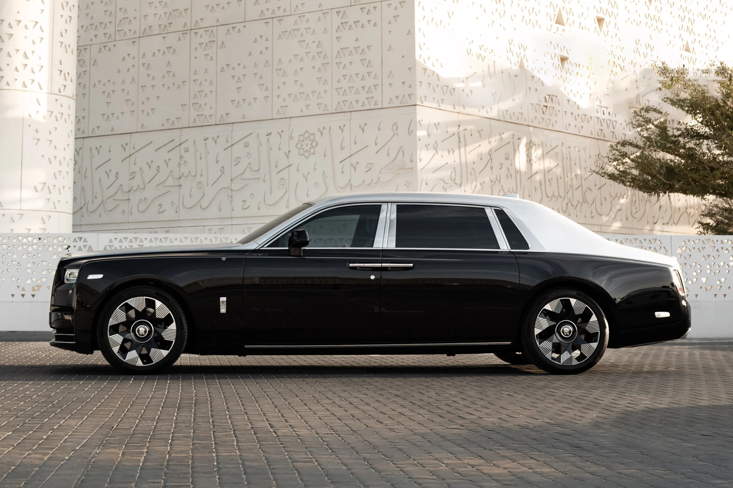 Rolls‑Royce Phantom, Arabesque edition, custom luxury car, Middle East design, laser‑etched Mashrabiya, bespoke automobile, V12 twin‑turbo, Dubai exclusive 11