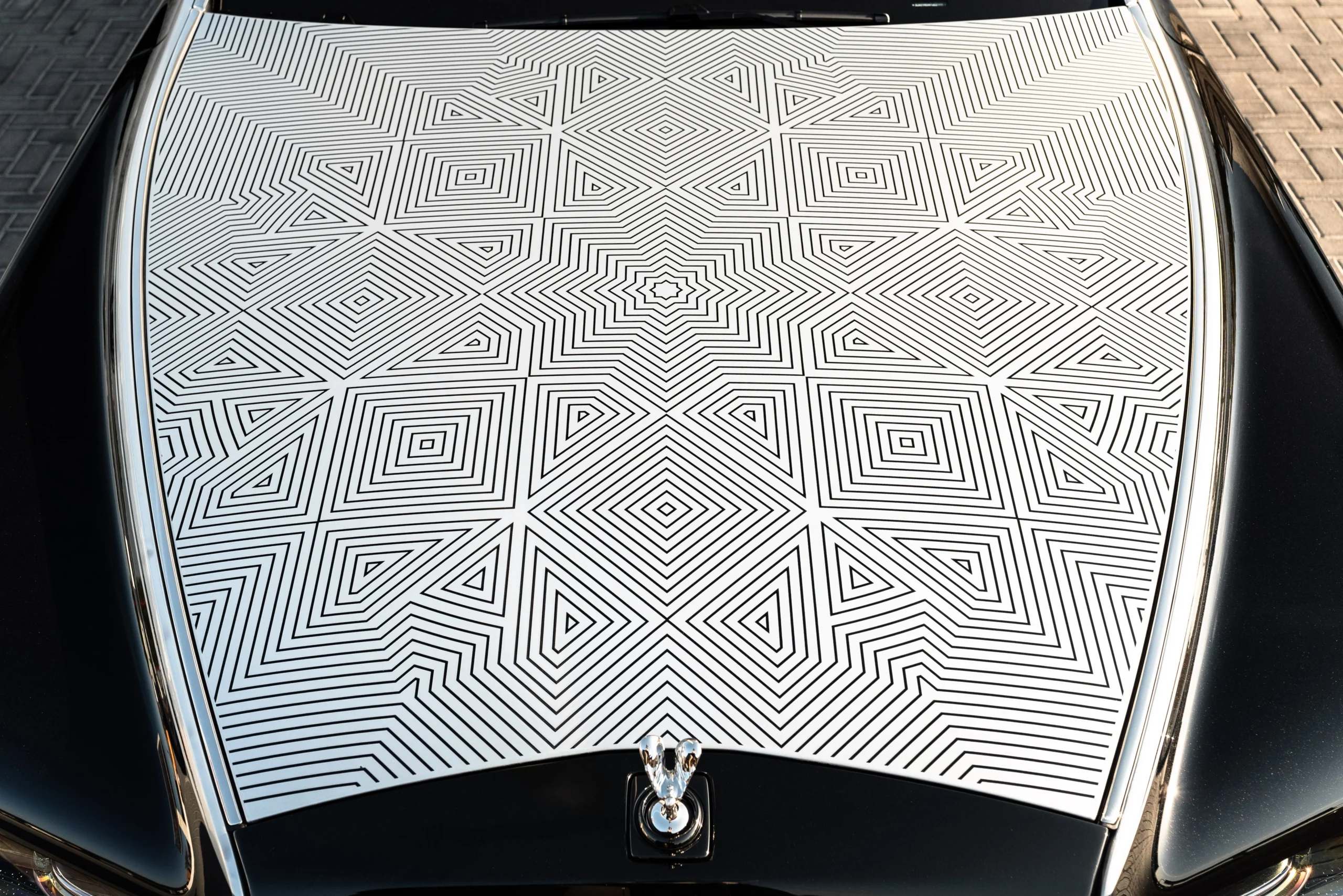 Rolls‑Royce Phantom, Arabesque edition, custom luxury car, Middle East design, laser‑etched Mashrabiya, bespoke automobile, V12 twin‑turbo, Dubai exclusive 3