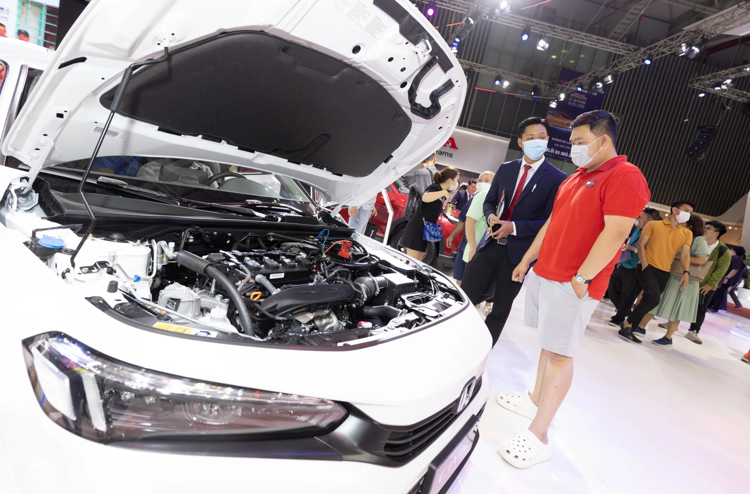 Vietnam car market, Thaco domestic car, Vietnamese automotive industry, local car brand, car tariffs Vietnam, EV market Vietnam, automotive competition 10