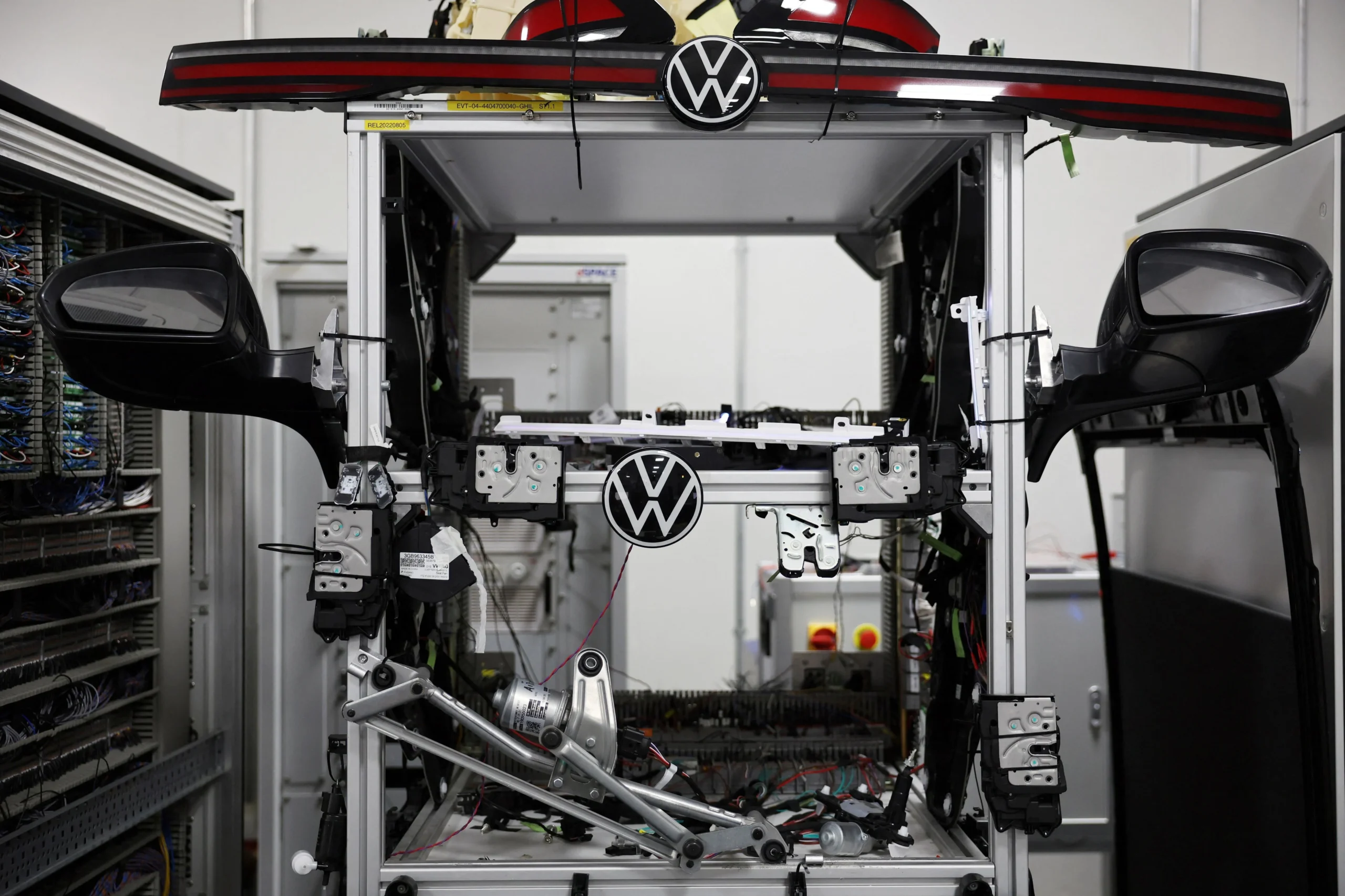 Volkswagen China, China Electronic Architecture, Xpeng partnership, electric vehicle platform, Chinese automotive market, VW China strategy, EV development cost, automotive localization 4