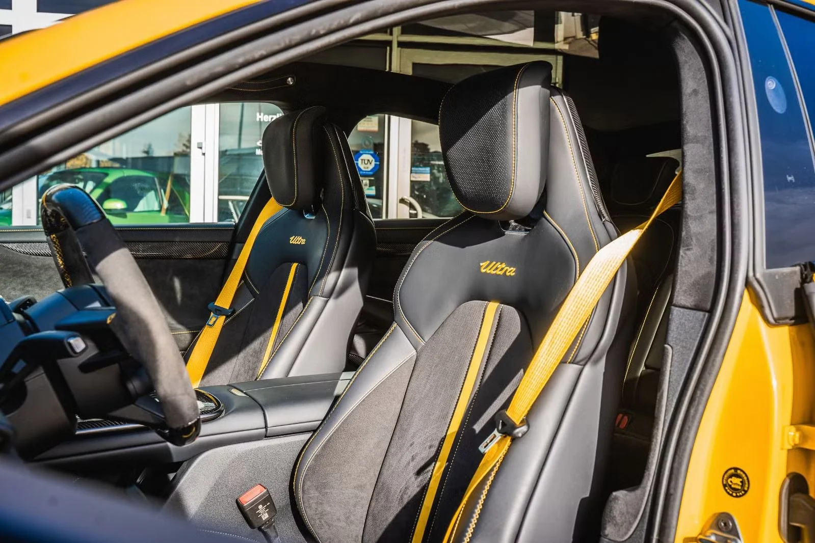 Xiaomi SU7 Ultra, electric supercar, luxury EV, German car market, high performance electric car, hypercar price, CATL battery, racing package 10