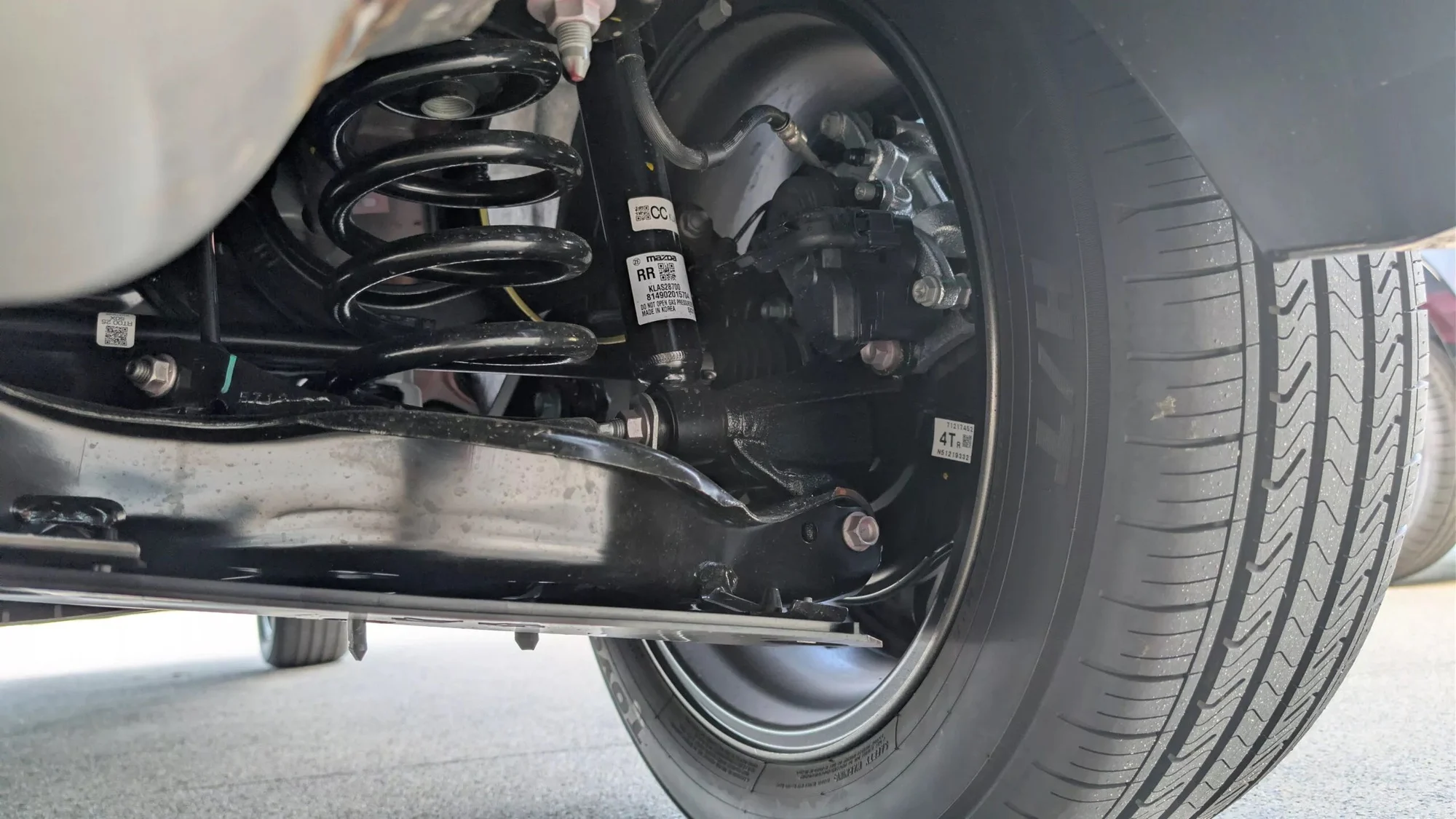 Mazda CX-5 2026, Mazda CX-5 review, 2026 crossover SUV, Mazda CX-5 vs Honda CR-V, Mazda CX-5 interior, Mazda CX-5 performance, Mazda CX-5 specs 13