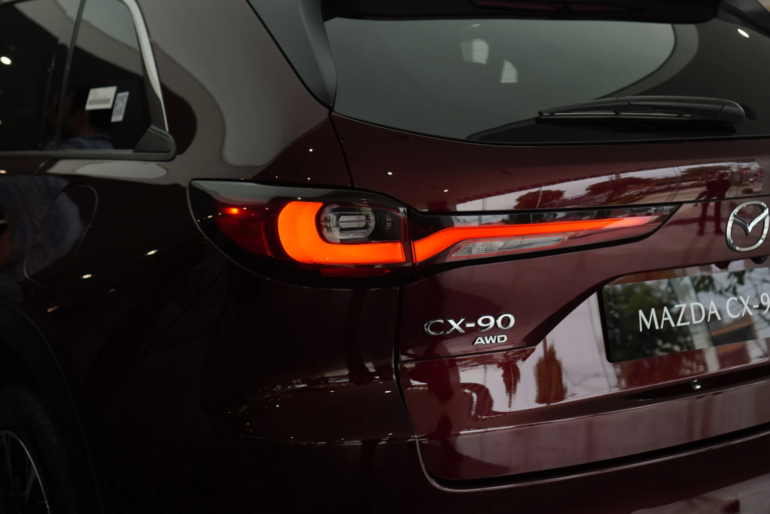 Mazda CX-90 price, Vietnam SUV pricing, Mazda CX-90 PHEV, premium SUV Vietnam, Mazda CX-90 specs, SUV price comparison, Mazda Vietnam launch 3