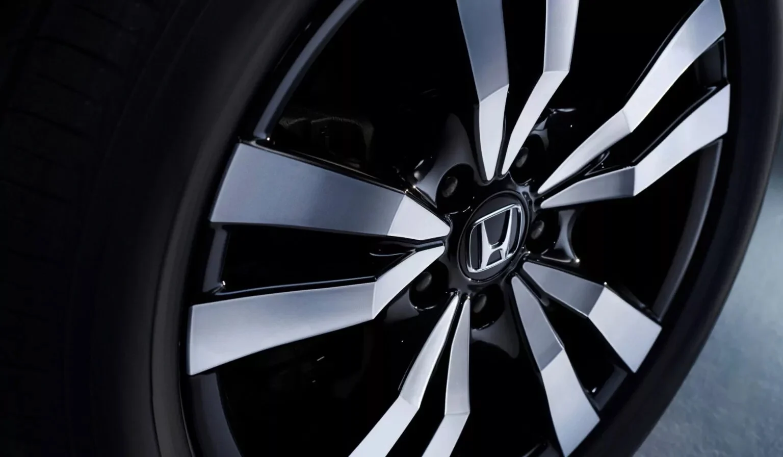 Honda ZR-V 2026, hybrid SUV, AWD crossover, Honda e:HEV, premium interior, Bose sound system, black style edition 12