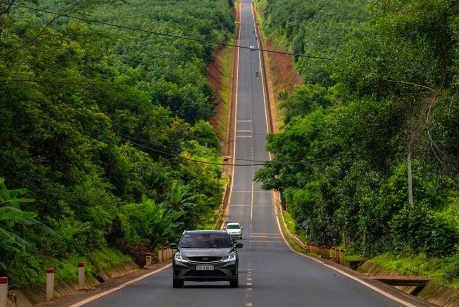 Geely Coolray, SUV, durability test, Vietnam automotive, ADAS safety, 1.5L turbo engine, global car sales, Geely Vietnam 2