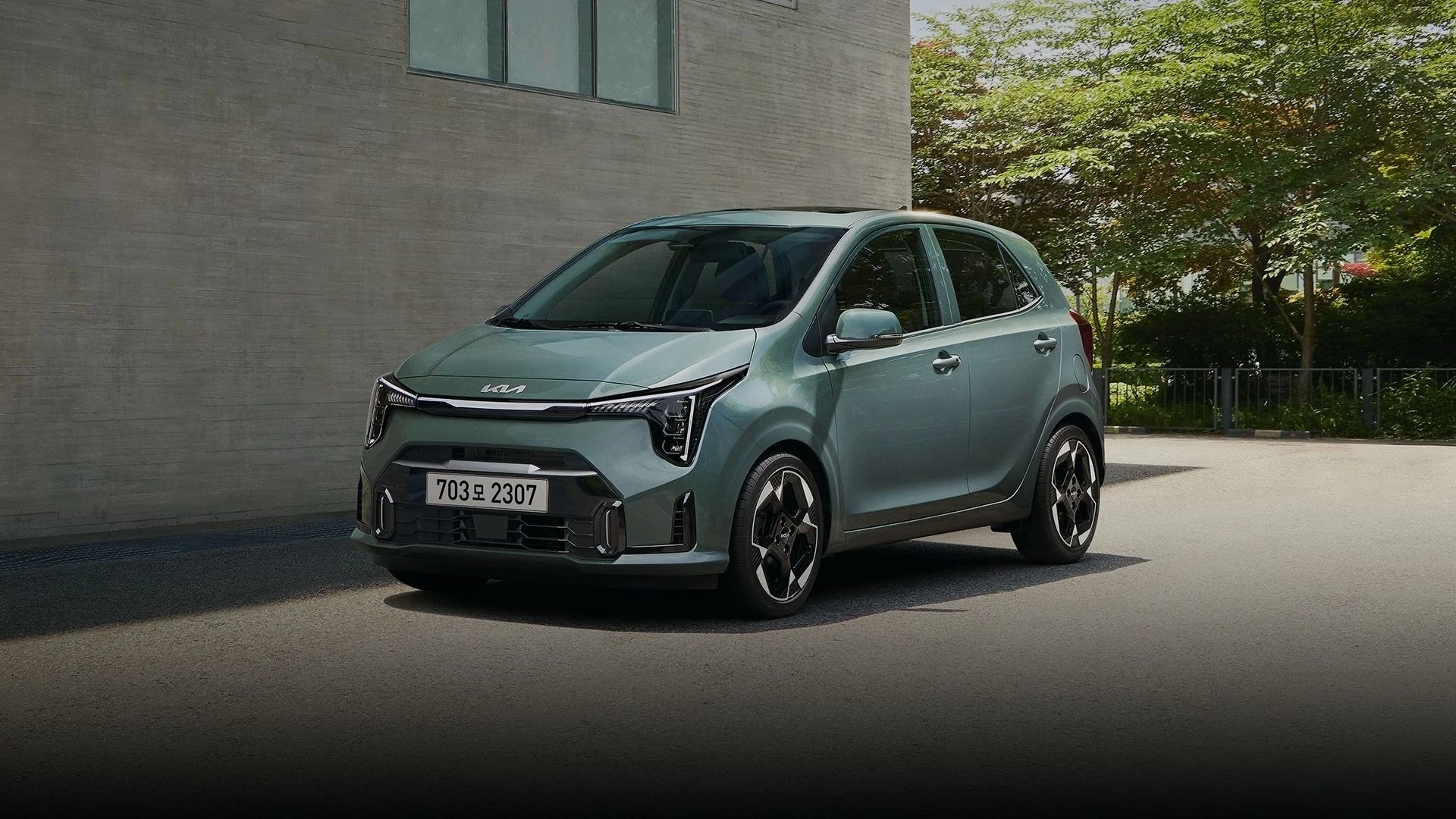 Thaco, Vietnamese car brand, new car launch Vietnam, MPV market Vietnam, automotive strategy, homegrown car brand, Vietnam auto industry 6