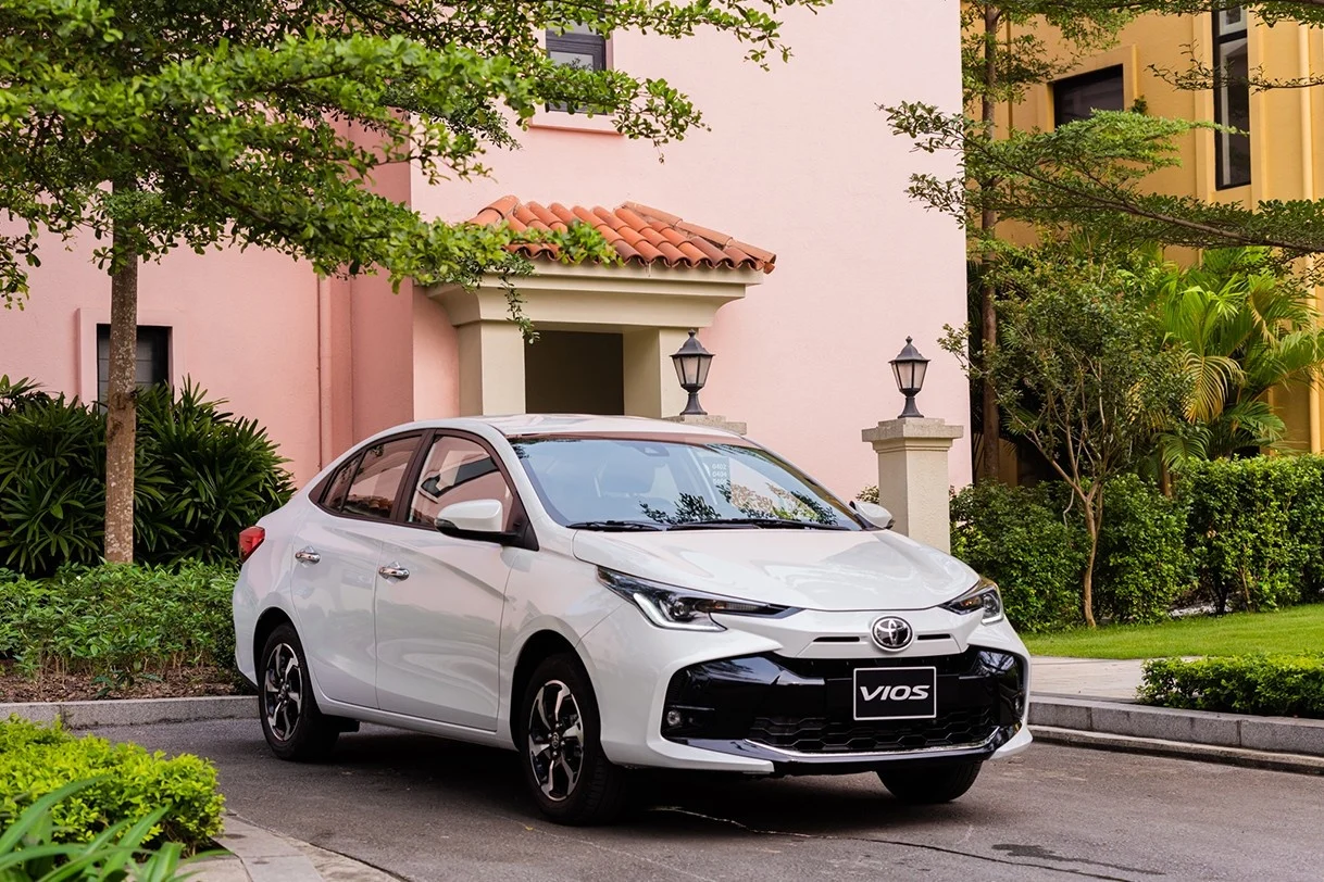 2024 Toyota Vios, Toyota Vios redesign, B-segment sedan, LED headlights, fuel-efficient engine, CVT transmission, automotive discounts 4