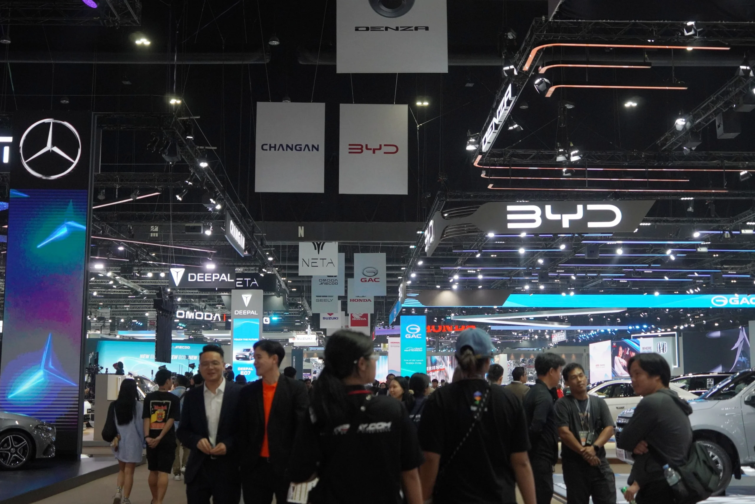 Chinese car brands, BYD, SAIC, Geely, global car ranking 2025, electric vehicles, NEV, automotive market China 2