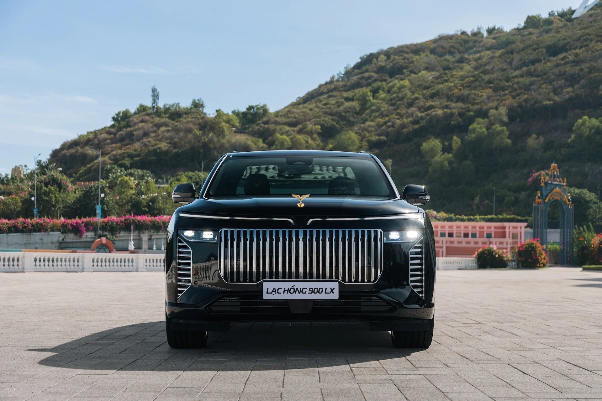 Thaco, Vietnamese car brand, new car launch Vietnam, MPV market Vietnam, automotive strategy, homegrown car brand, Vietnam auto industry 2