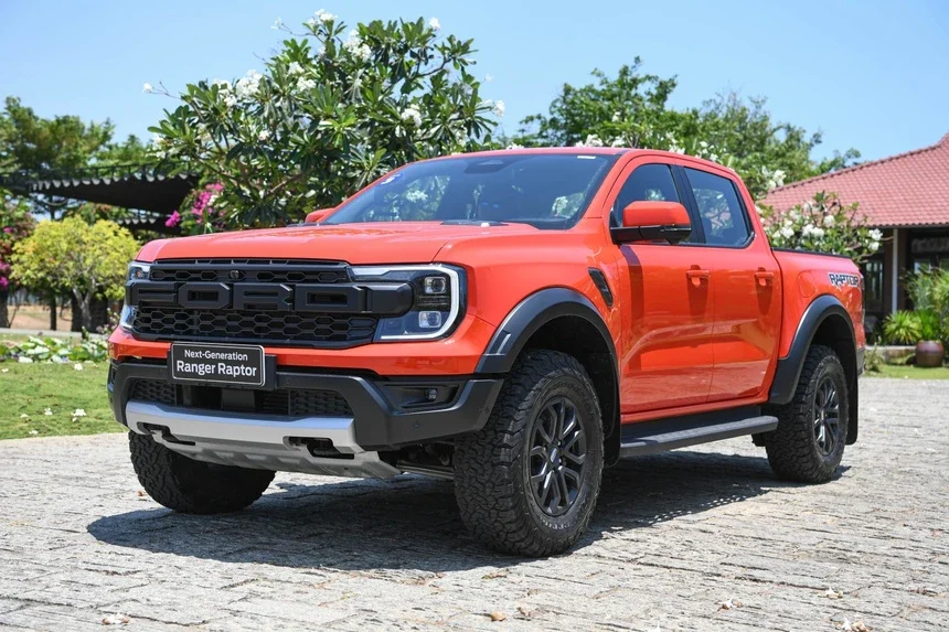 pickup truck discounts Vietnam, Ford Ranger price cut, Mitsubishi Triton offer, Toyota Hilux launch Vietnam, 2026 truck deals, Vietnam automotive market, post Lunar New Year sales 2