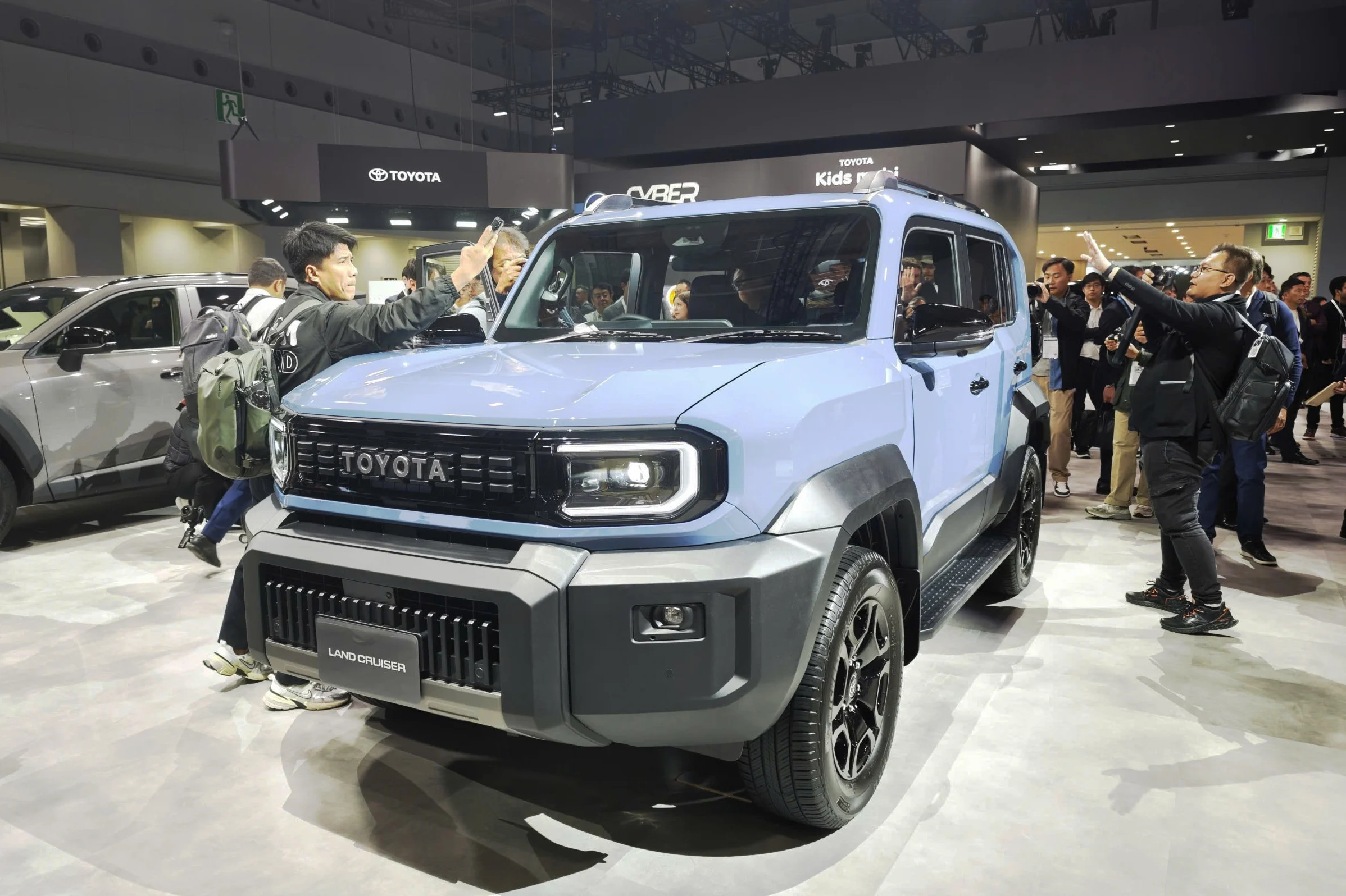 Toyota Land Cruiser FJ price, Land Cruiser Thailand, Land Cruiser Vietnam price, 4WD SUV, off-road SUV, Toyota SUV pricing, 2024 Land Cruiser launch 2