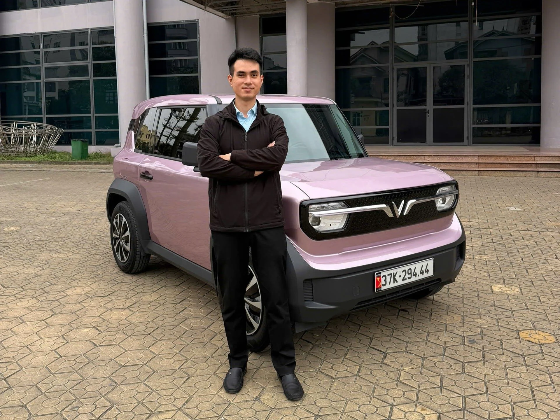 VinFast VF 3, electric car Vietnam, compact EV, city electric vehicle, affordable electric car, VinFast review, urban mobility 2