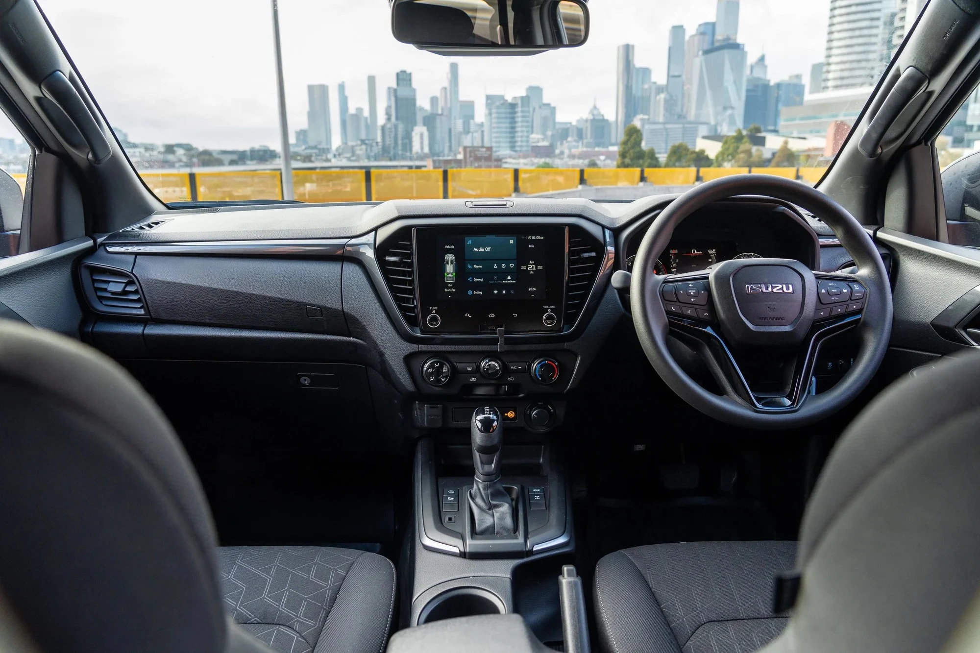 Isuzu D-Max 2026, Isuzu D-Max 2.2L, MaxForce engine, pickup truck fuel efficiency, Isuzu Malaysia, Isuzu D-Max Vietnam, 8-speed automatic gearbox, new pickup specs 4