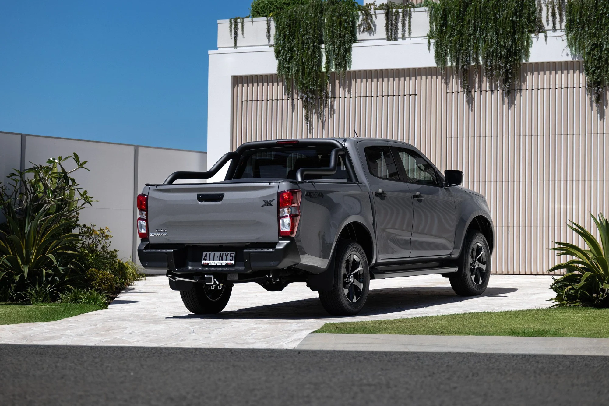 Isuzu D-Max 2026, Isuzu D-Max 2.2L, MaxForce engine, pickup truck fuel efficiency, Isuzu Malaysia, Isuzu D-Max Vietnam, 8-speed automatic gearbox, new pickup specs 6