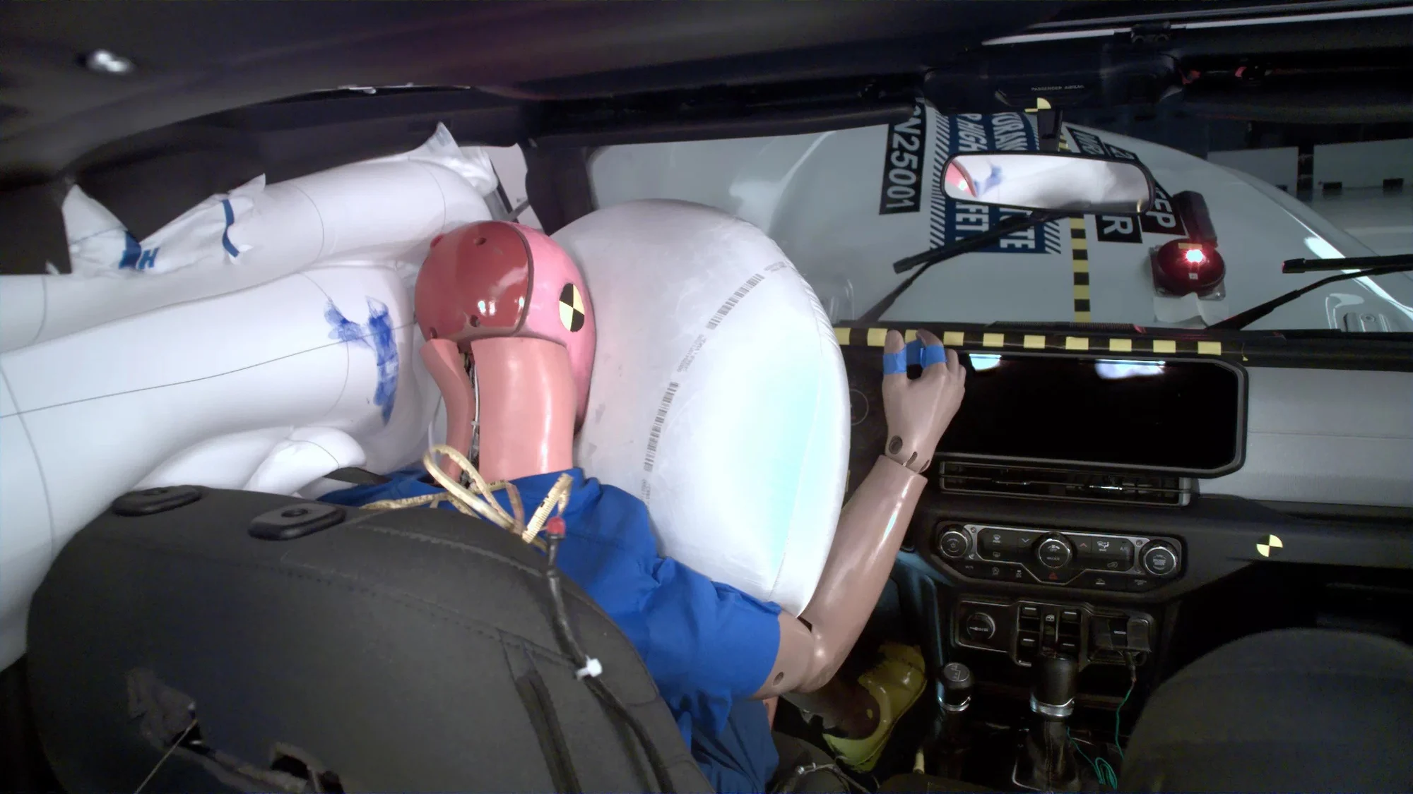 Jeep Wrangler, 2026 safety upgrade, rollover prevention, THACO Vietnam, crash test, chassis reinforcement, off‑road SUV 5