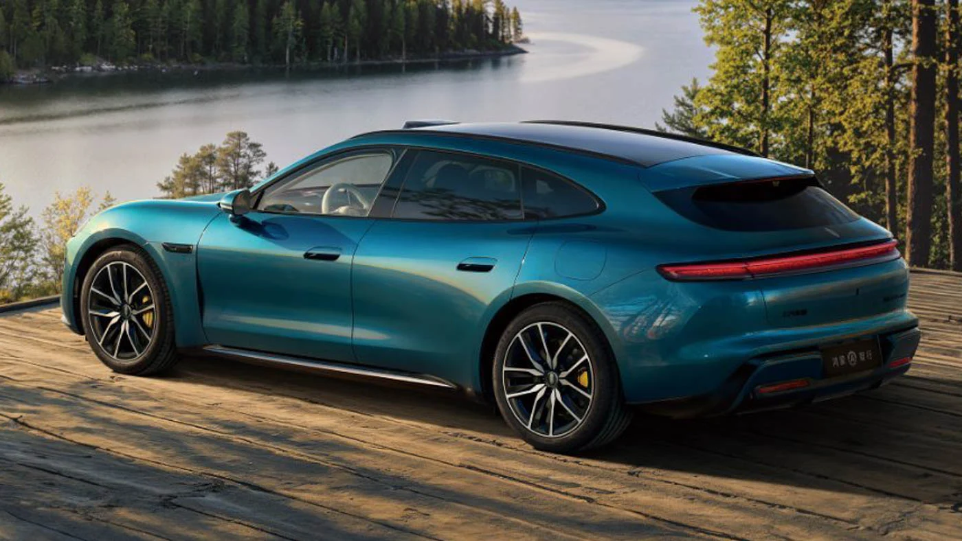 SAIC Z7, electric sedan, Porsche Taycan lookalike, Huawei EV, affordable electric car, Chinese EV market, shooting brake 7