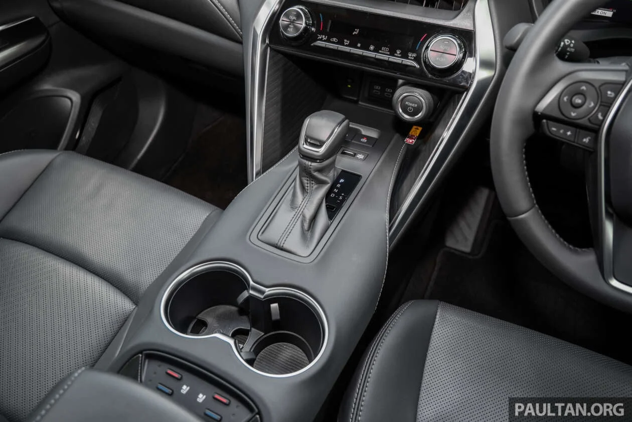 Toyota Venza, Toyota Venza hybrid, Malaysia car launch, ADAS, premium SUV, 2.5L hybrid, car price Vietnam, infotainment screen controversy 12