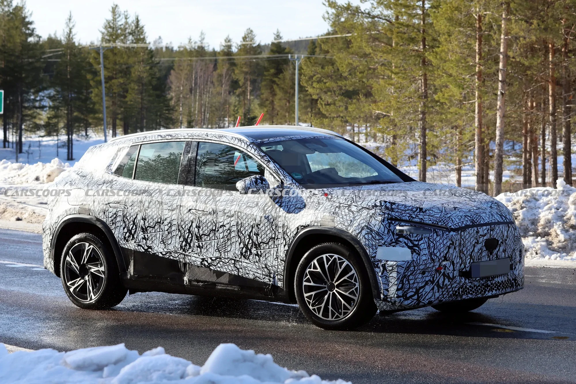 Mercedes GLA, Superscreen, electric SUV, hybrid SUV, MBUX, Mercedes-Benz EV, 2024 Mercedes GLA, luxury crossover 3