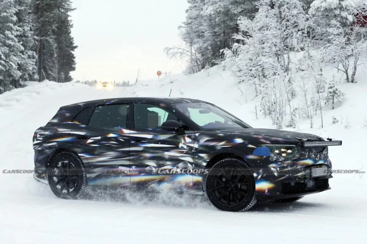 Bentley electric SUV, Premium Platform Electric, luxury EV, urban SUV, 600 horsepower, rapid charging, 2027 Bentley delivery, Porsche platform 2