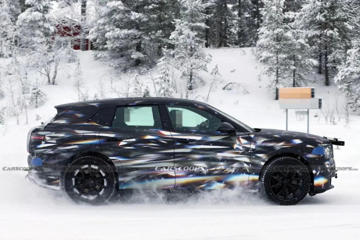 Bentley electric SUV, Premium Platform Electric, luxury EV, urban SUV, 600 horsepower, rapid charging, 2027 Bentley delivery, Porsche platform 3